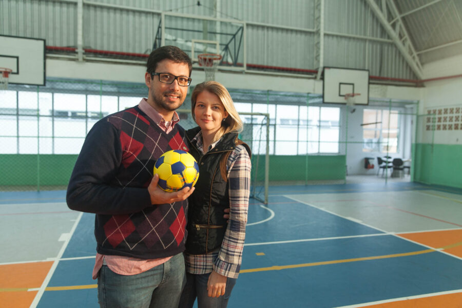 Gean e a esposa, Fernanda Bonato, responsável direta pela sua indicação para conduzir a tocha