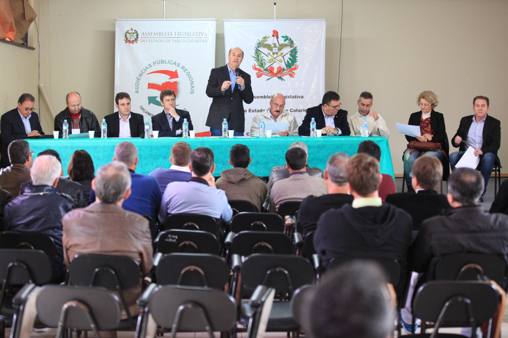 Parlamento debate demandas da região de Laguna