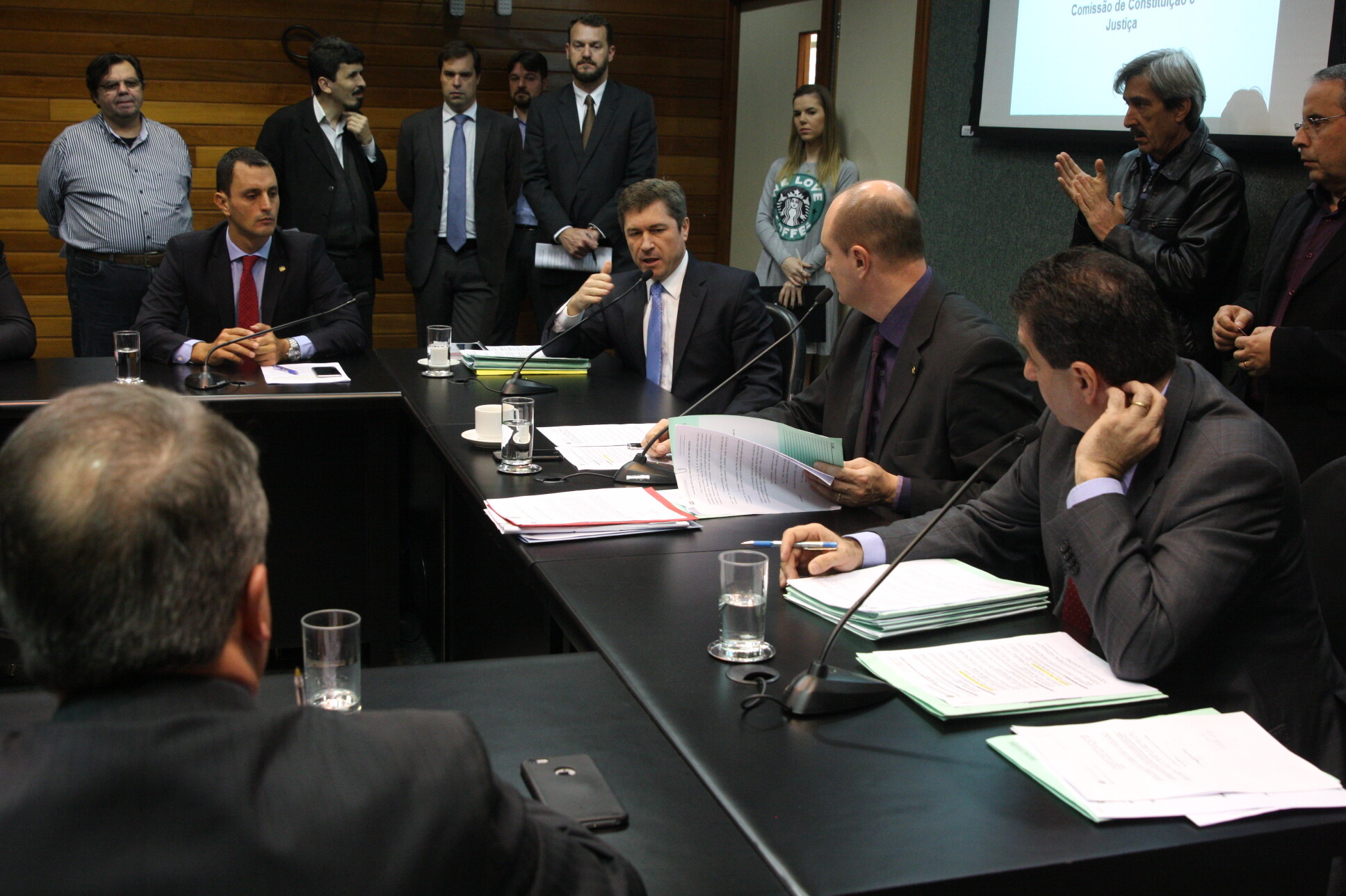 PL aprovado proíbe cobrança de taxa de orçamento para produtos na garantia