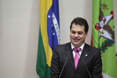Deputado Rodrigo Minotto retorna à Assembleia Legislativa