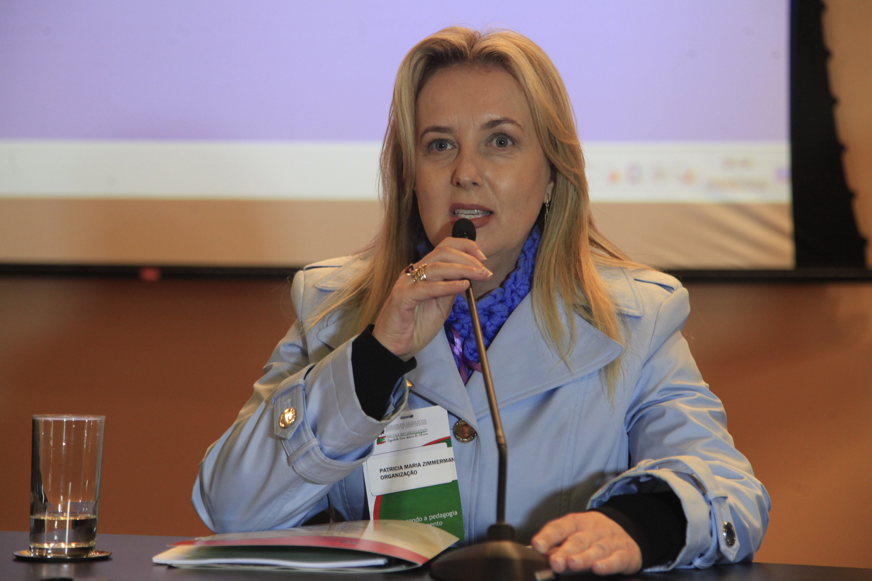 Patrícia Maria Zimmermann D'ávila - delegada da Polícia Civil. Oficina de Capacitação na Atenção a Pessoas em Situação de Violência Sexual.
