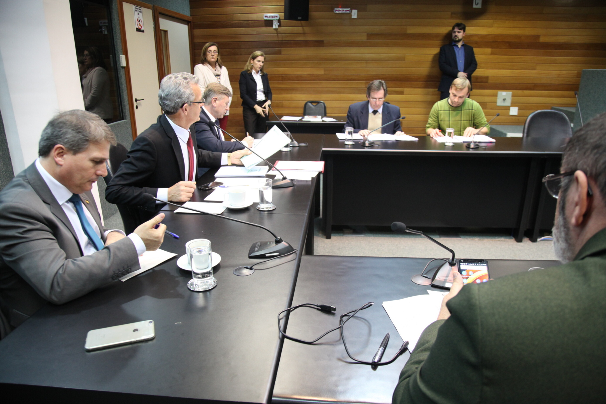 Comissão debate incentivos à microgeração de energia solar