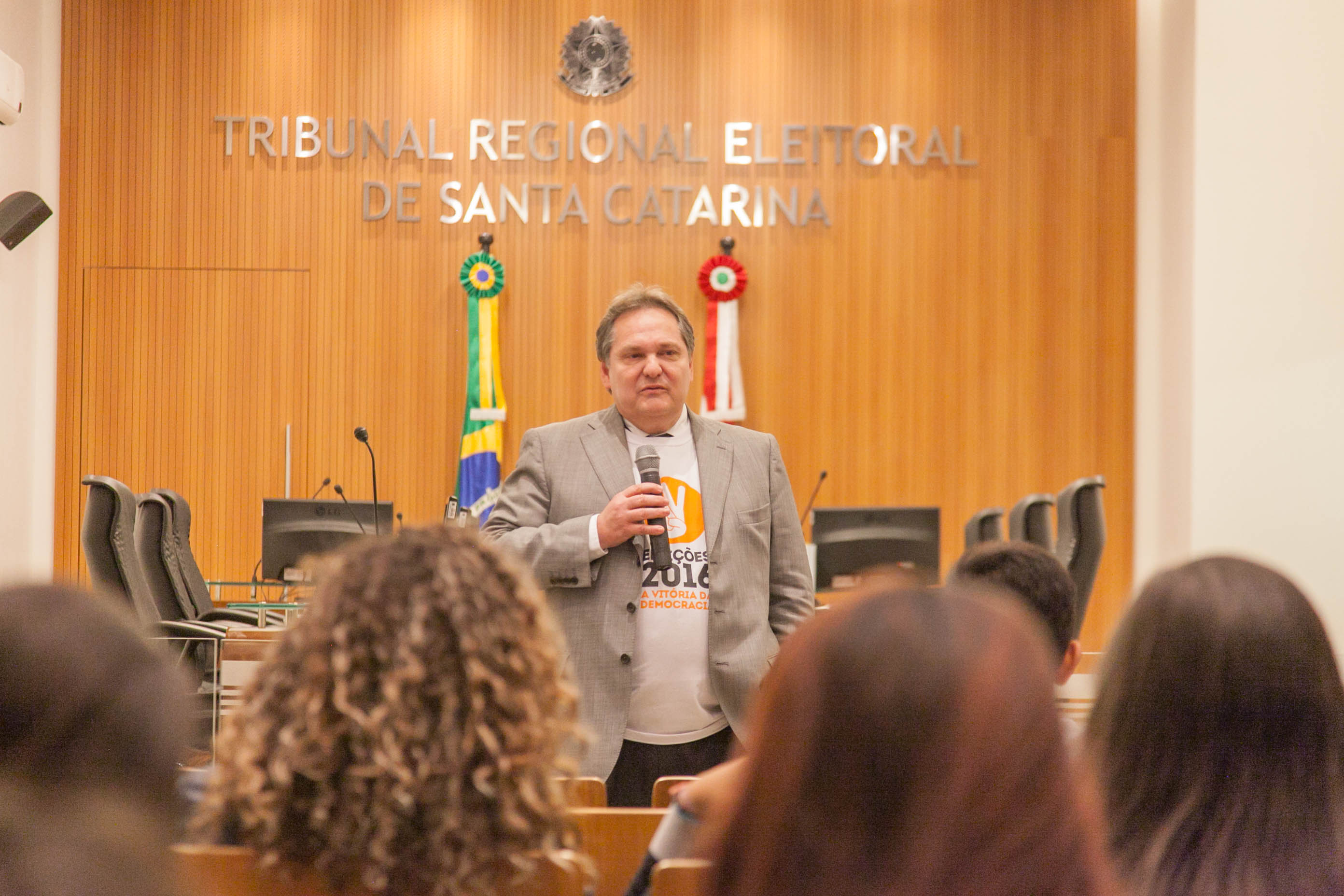 Visita de Estudantes ao TRE