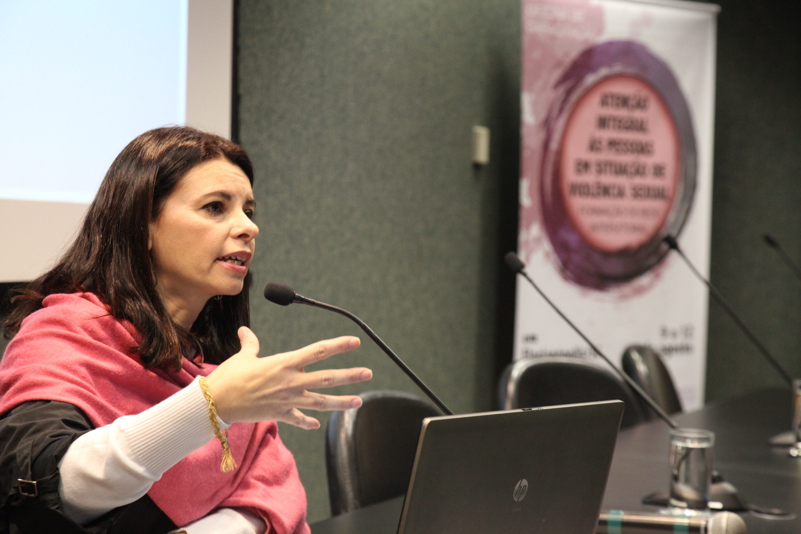 Simone Rodrigues - fonoaudióloga. Escola do Legislativo Promove Oficinas de Capacitação.
