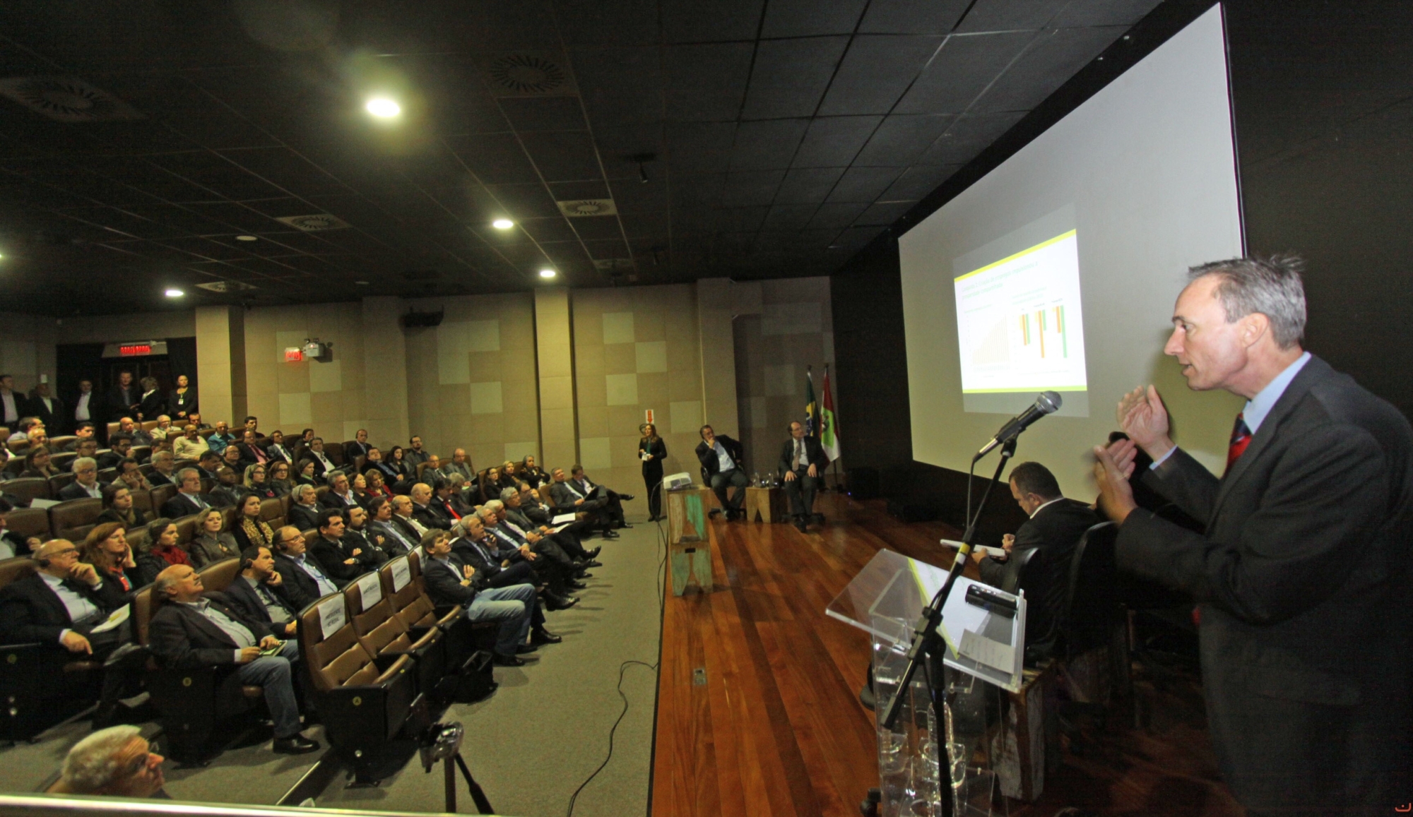 Banco Mundial aponta caminhos parar retomada do crescimento do Brasil