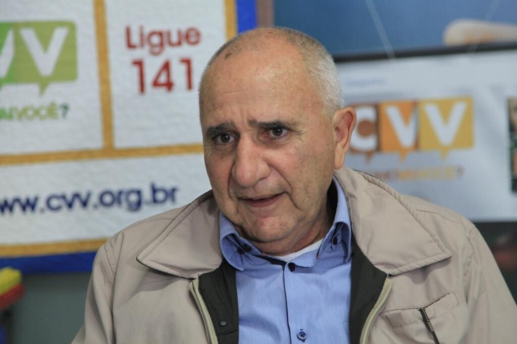 José Vilela Sobrinho, voluntário do CVV em Florianópolis; entidade atua há 24 anos na capital de SC