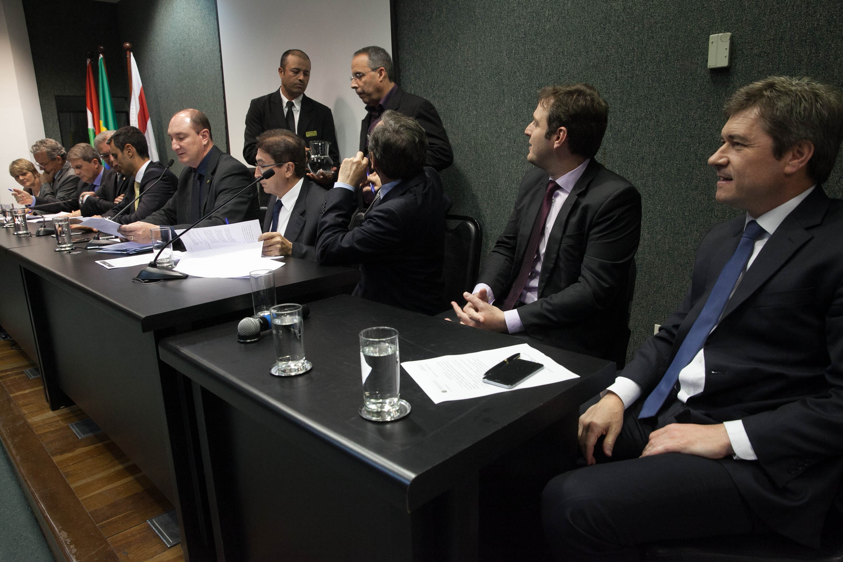 Comissão Conjunta: CCJ, Trabalho e Finanças