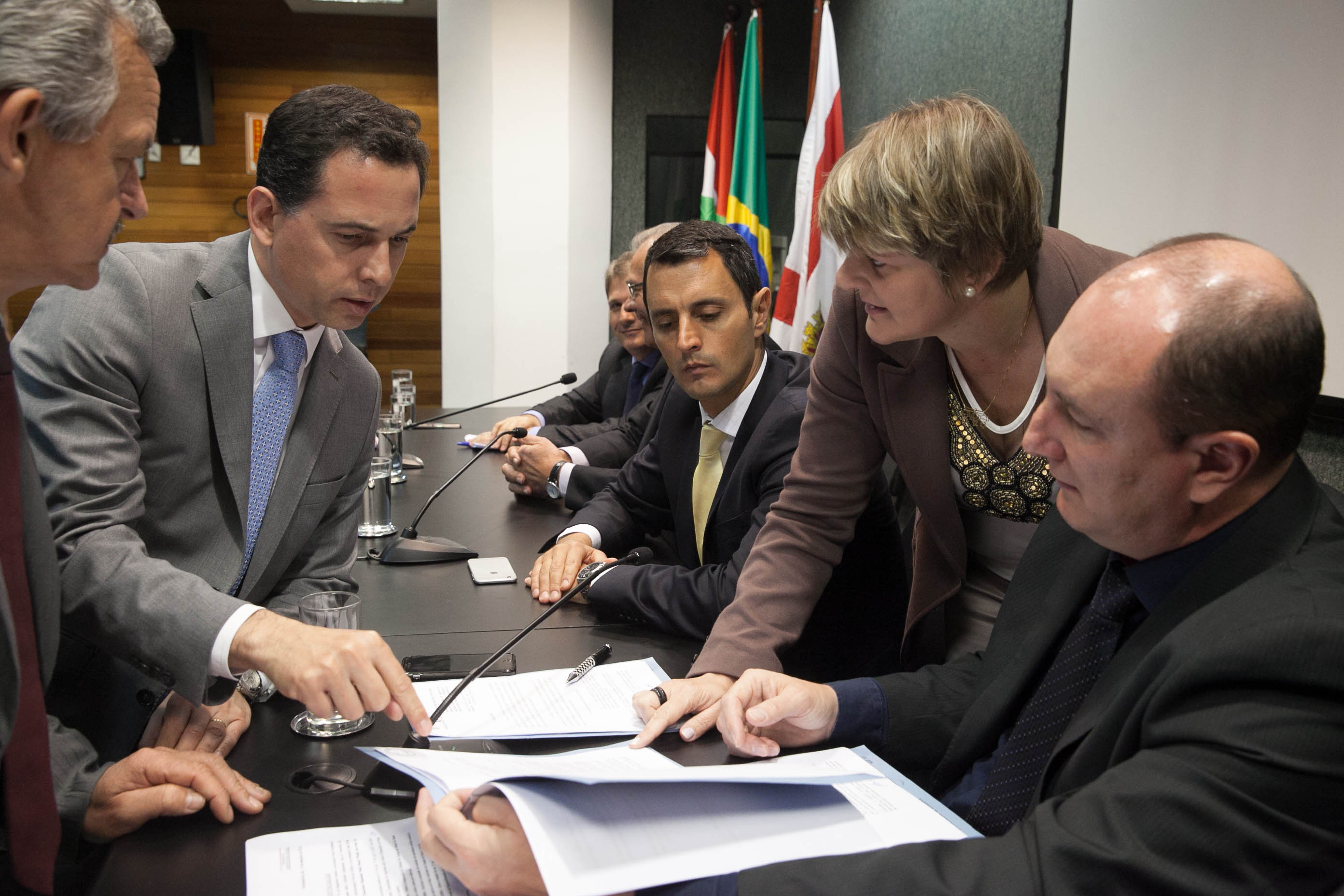Comissão Conjunta: CCJ, Trabalho e Finanças