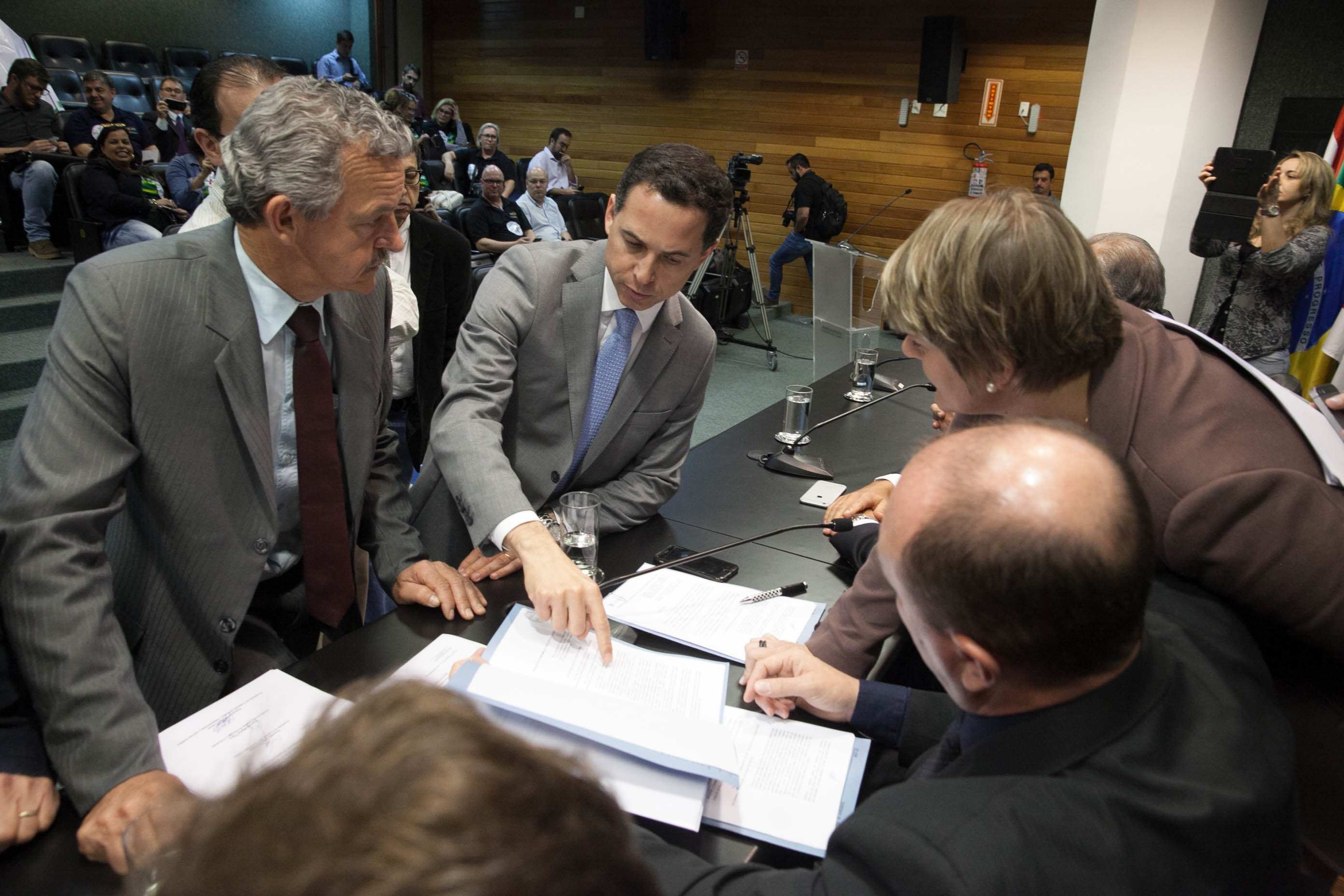 Comissão Conjunta: CCJ, Trabalho e Finanças