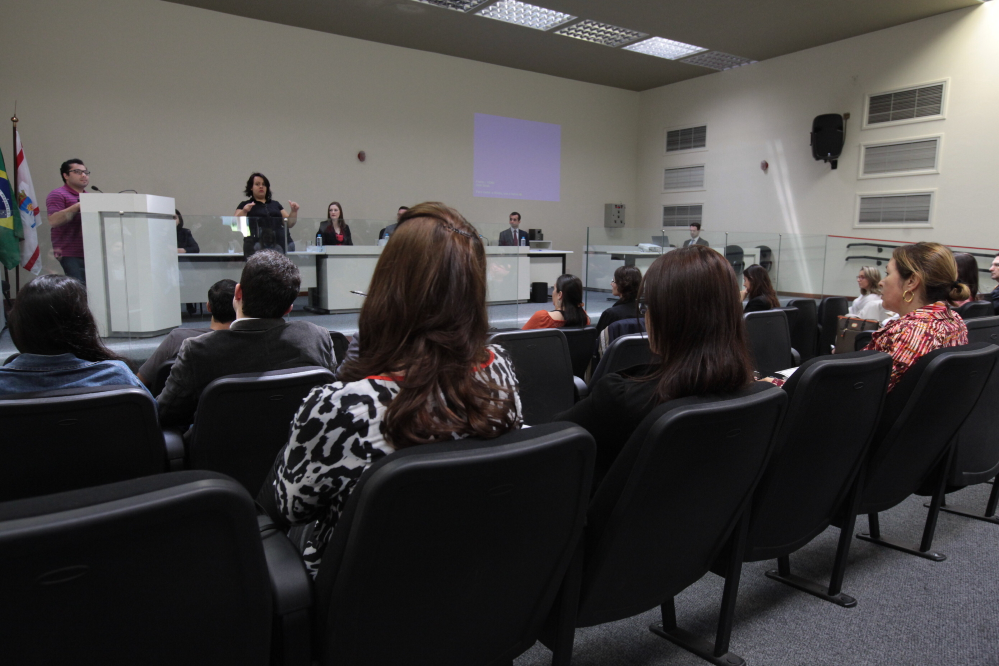 Simpósio debate inclusão das pessoas com deficiência no mercado de trabalho
