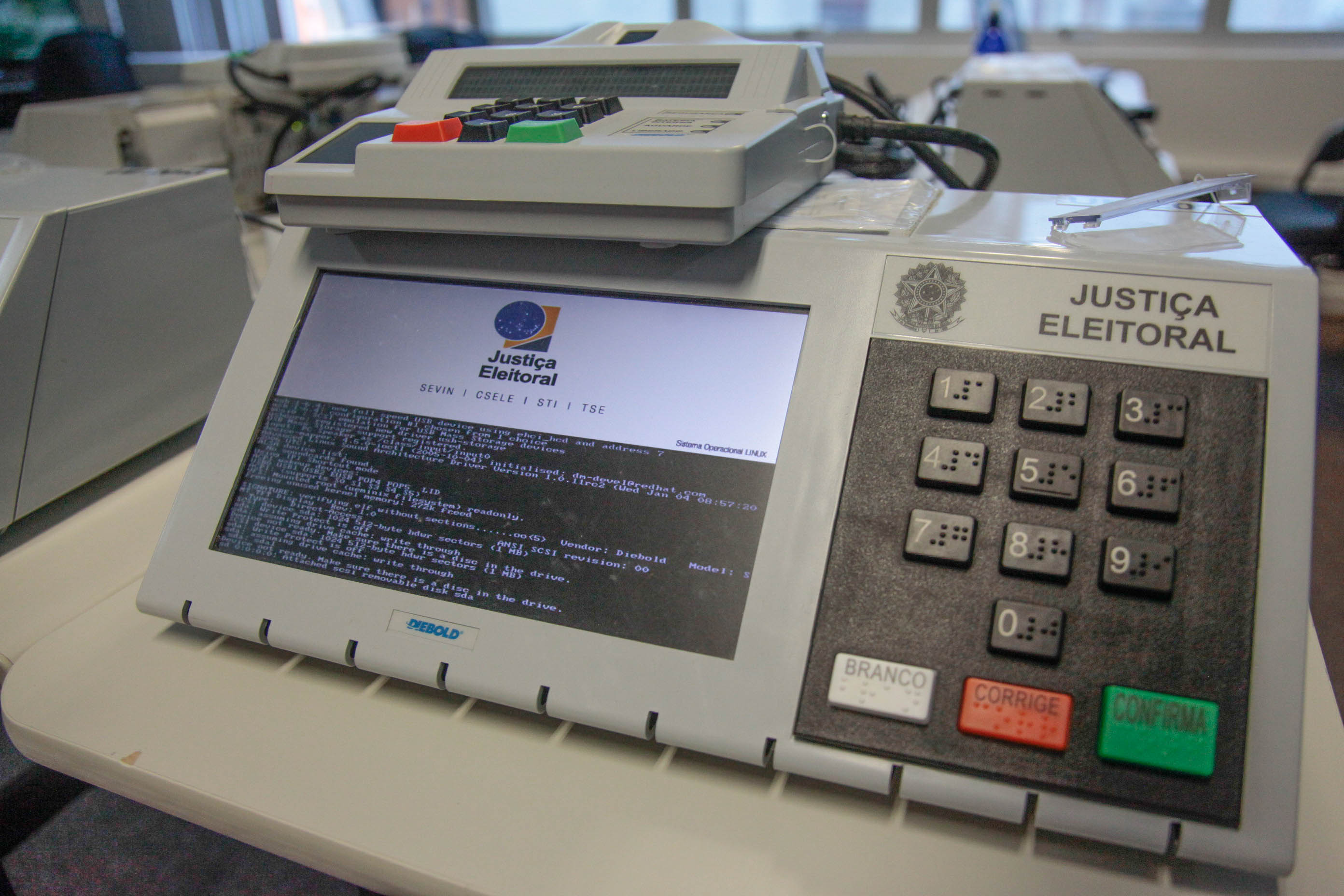 Votação paralela garante segurança ao sistema eleitoral