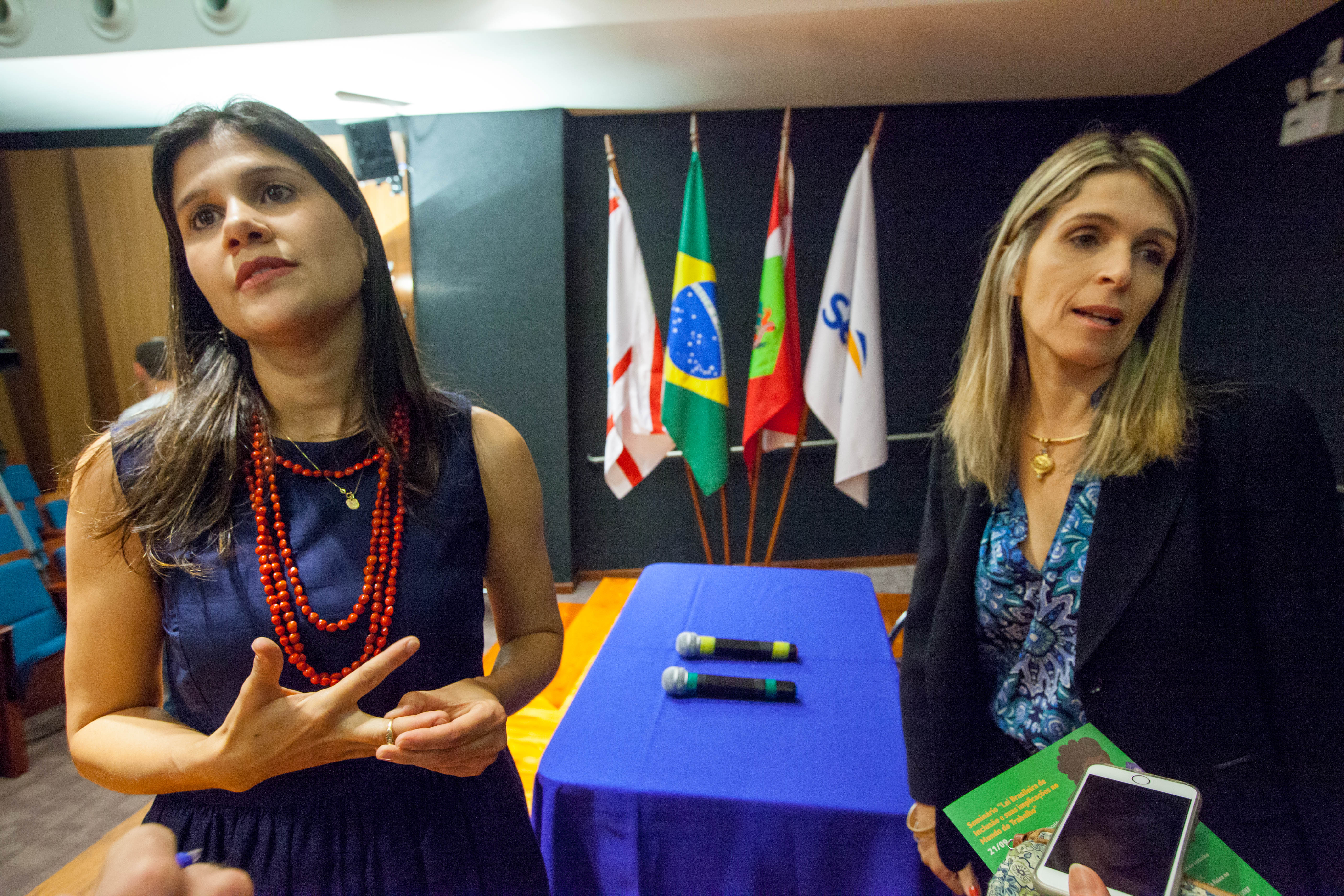 Luciana Sans de Carvalho, Auditora Fiscal do Trabalho e Quézia de Araujo Duarte Nieves Gonzalez, Procuradora do Trabalho - Seminário Semana Inclusiva