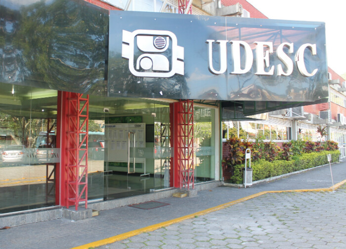 Escola do Legislativo participa da semana de Administração da Udesc