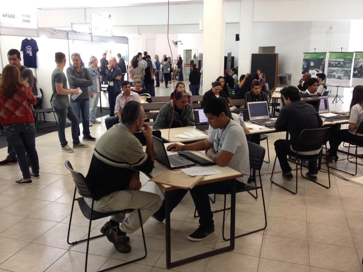 Feirão oferece vagas de emprego para pessoas com deficiência na capital