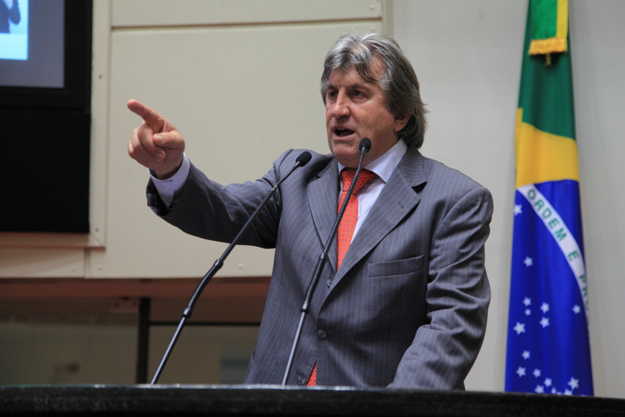 Deputado Leonel Pavan