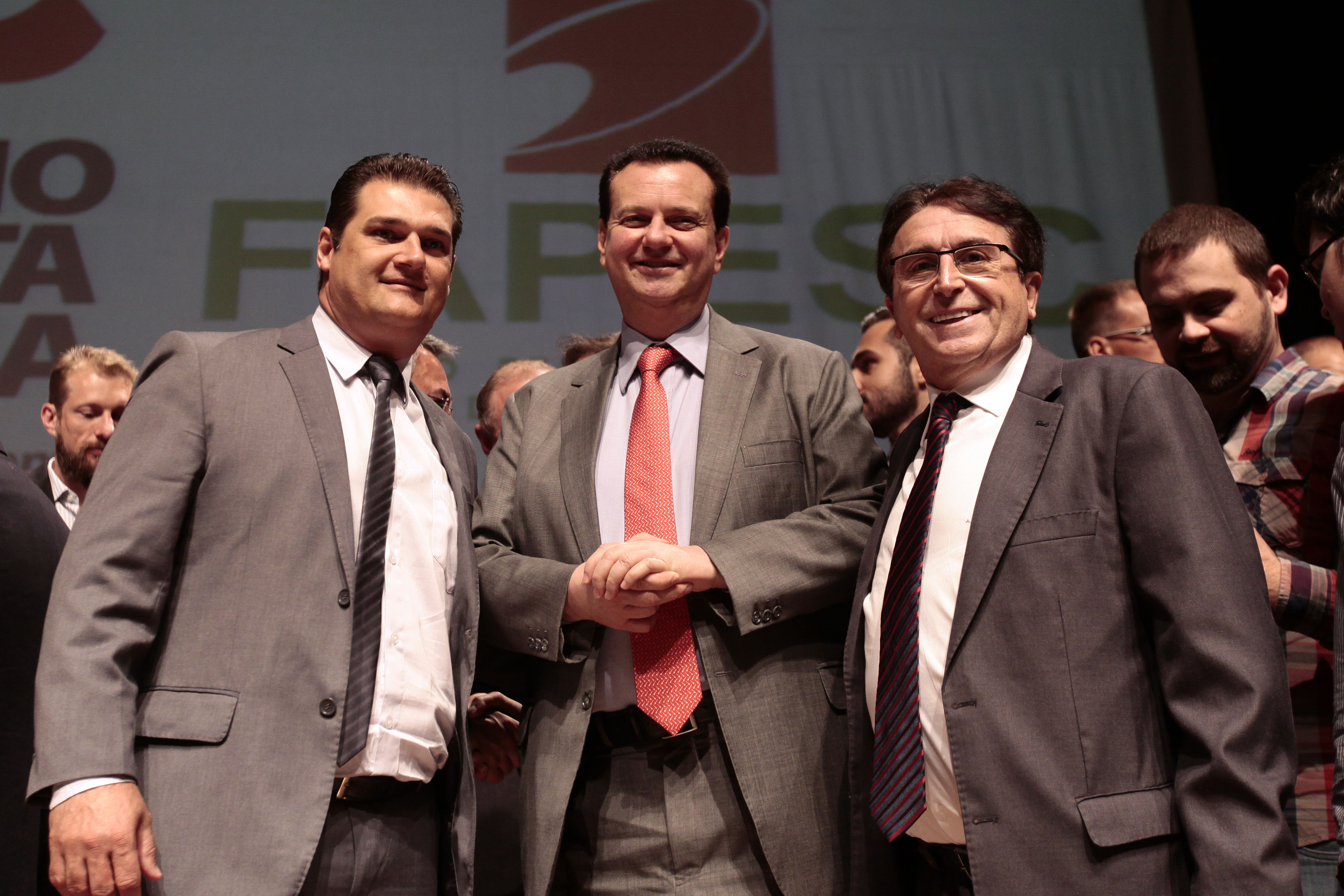 Governo assina contratos para tecnologia e pesquisa.