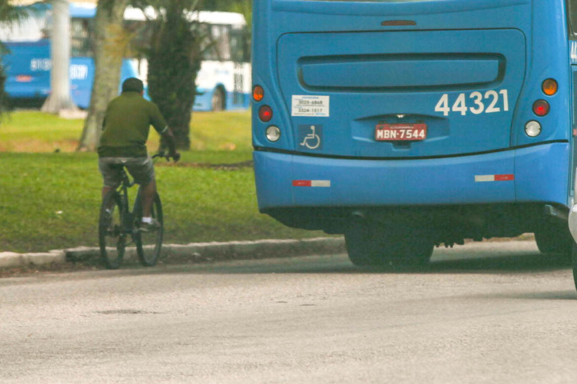 Transporte de bicicleta em ônibus pode virar lei em SC