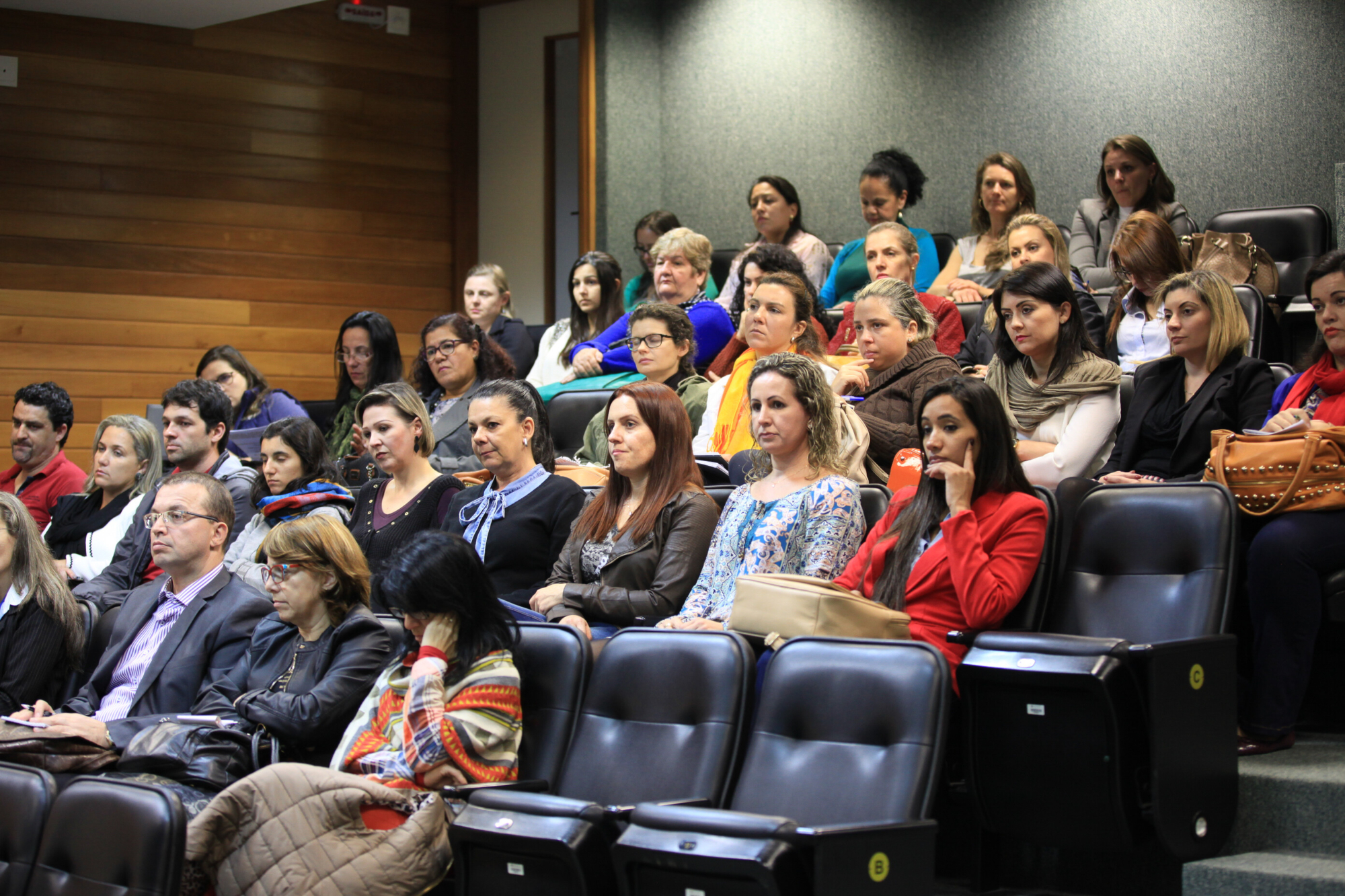 Audiência aponta problemas no atendimento a adolescentes infratores