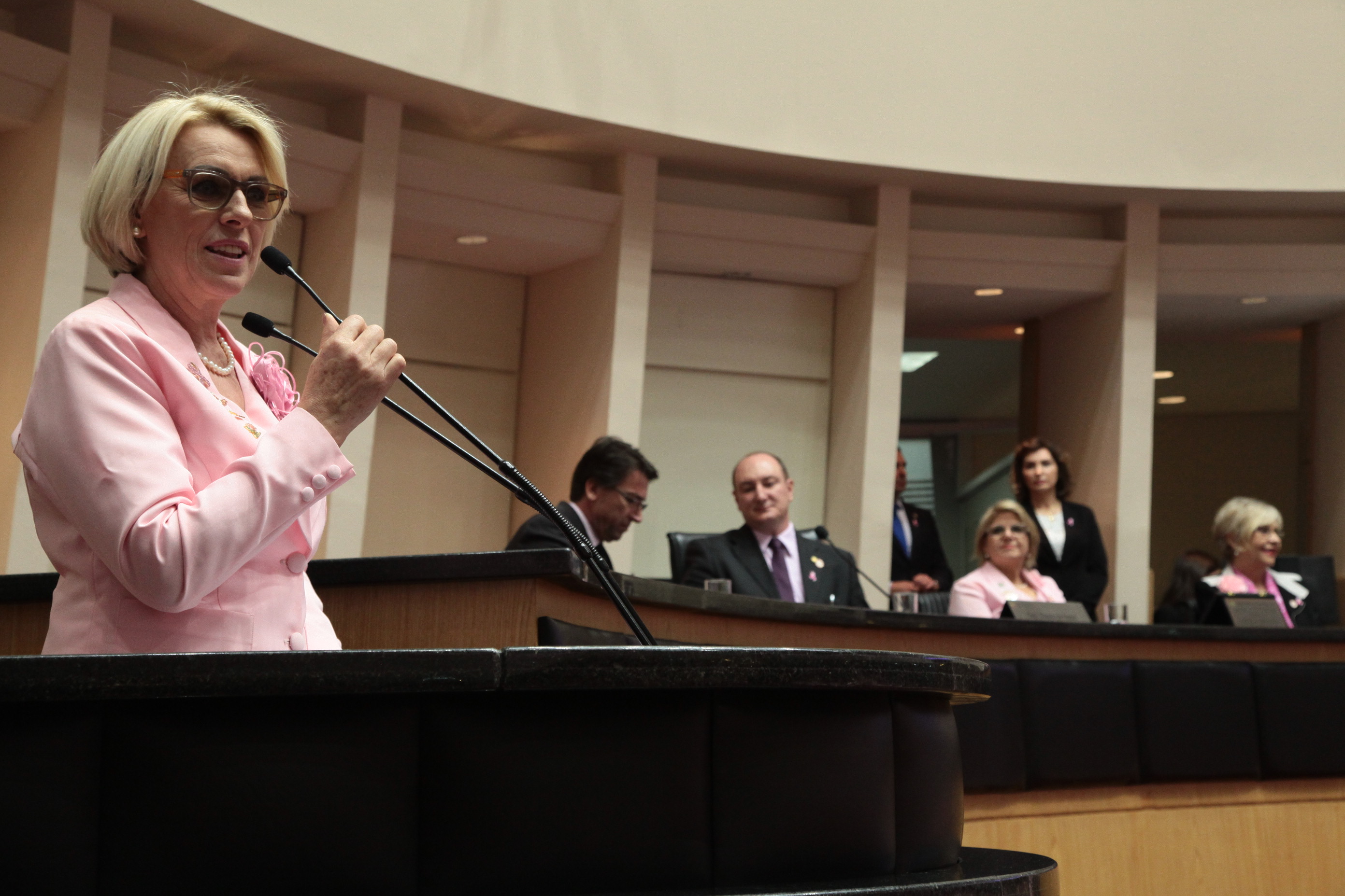 Sessão Especial em comemoração dos 55 anos de fundação da Rede Feminina de Combate ao Câncer - RFECC.
