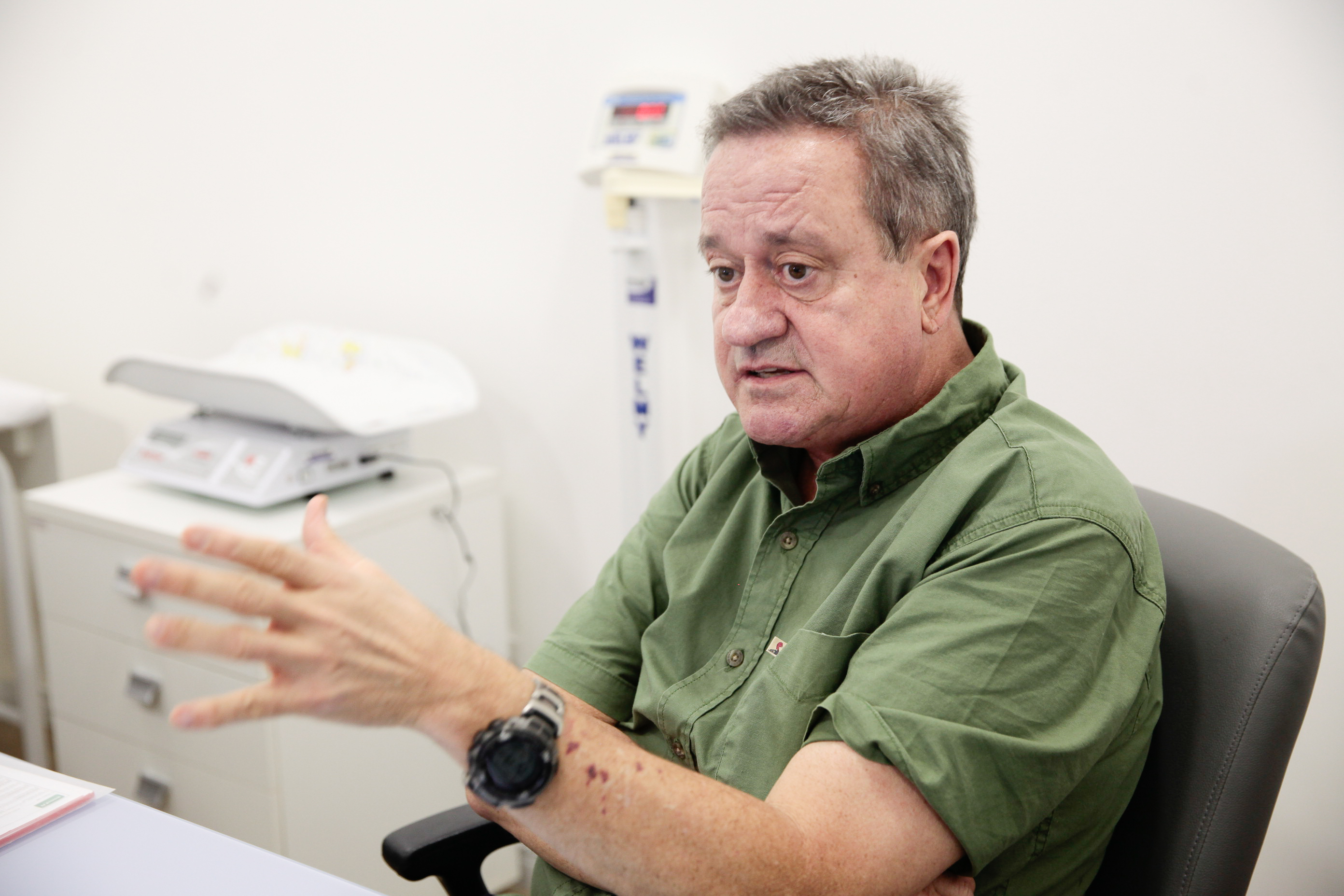 Dr. Carlos Schoeller.