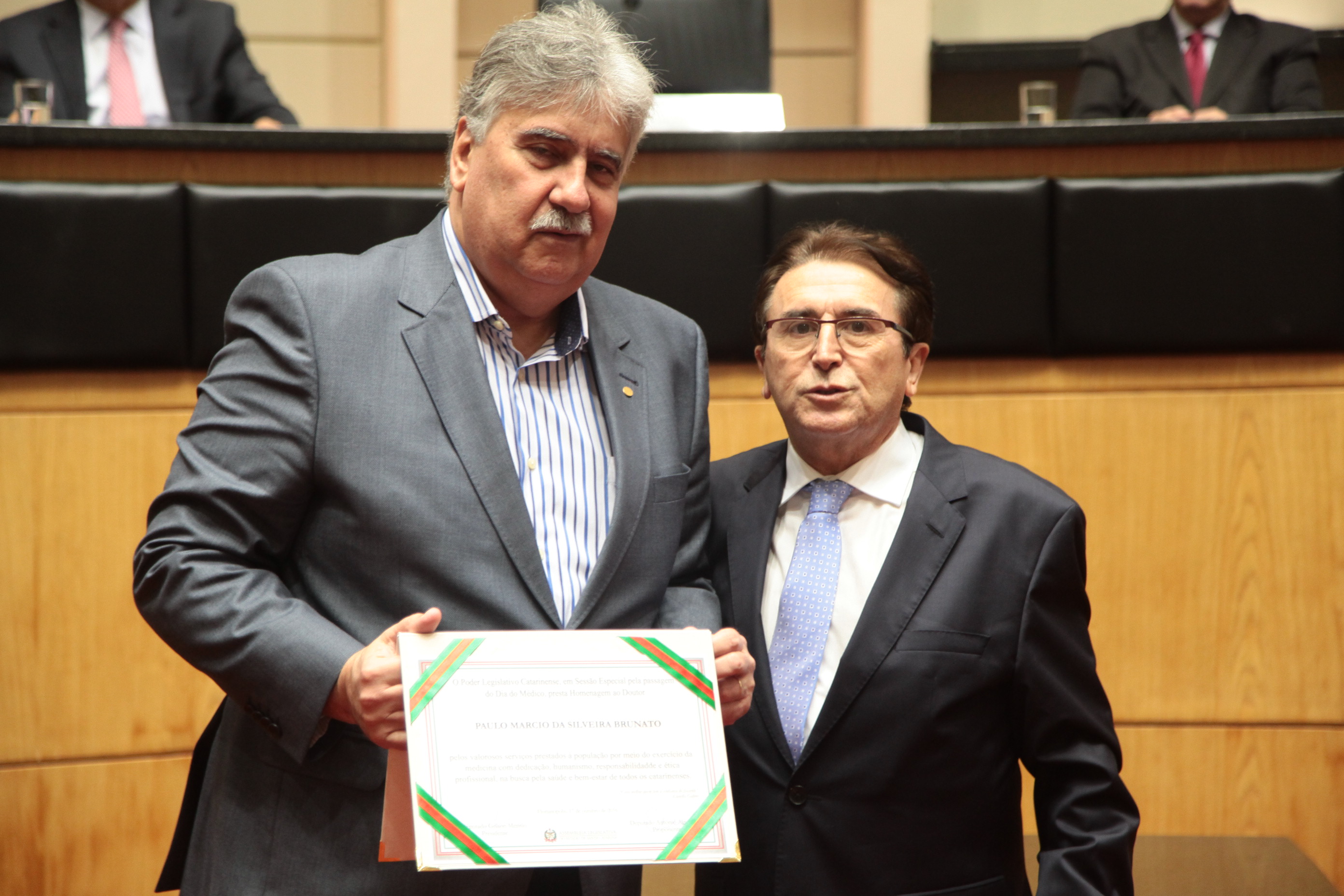 Homenageado Dr Paulo Marcio Da Silveira Brunato - Sessão Especial  ao Dia do Médico.