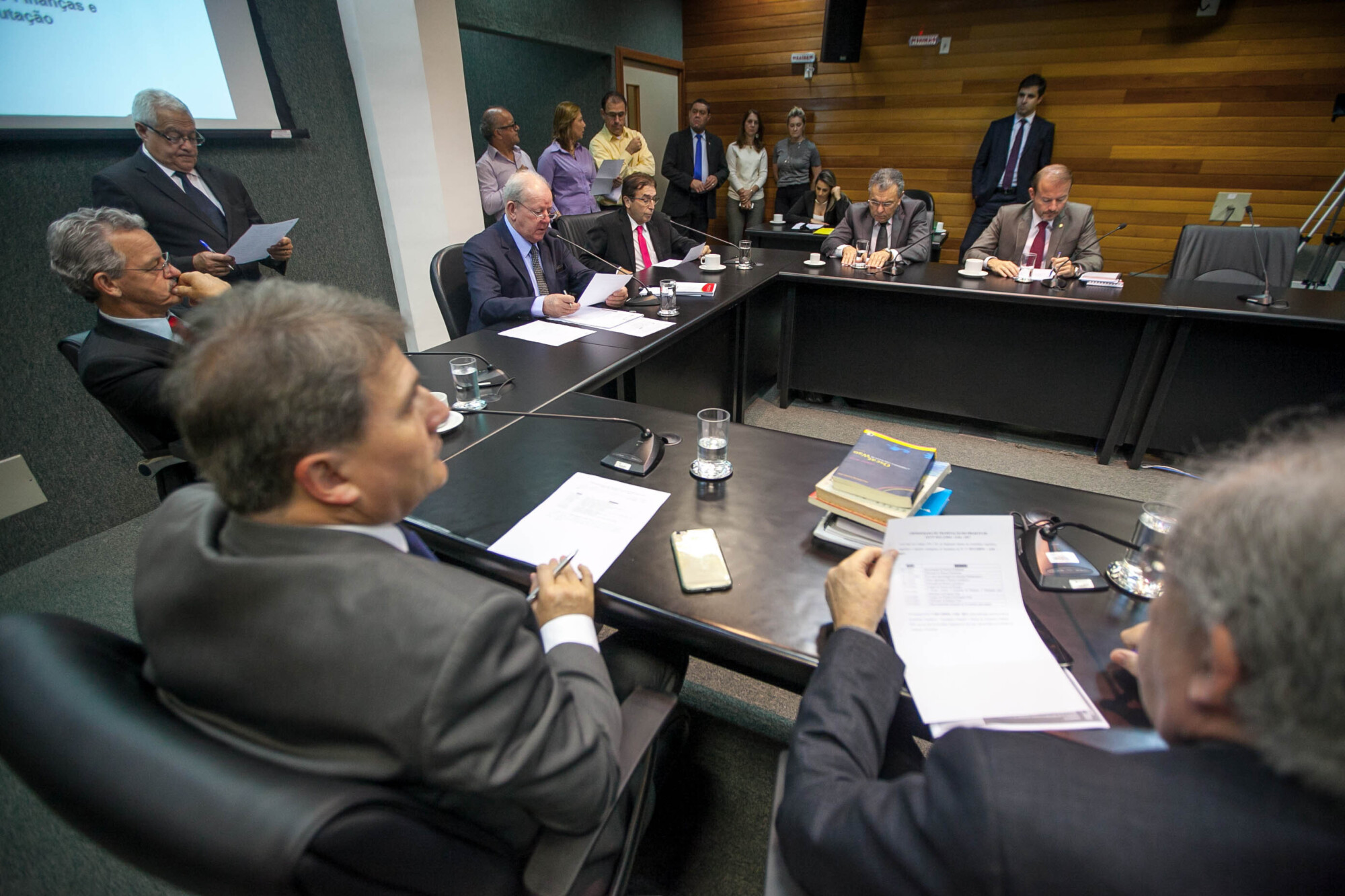 Finanças aprova cronograma de tramitação da Lei Orçamentária de 2017