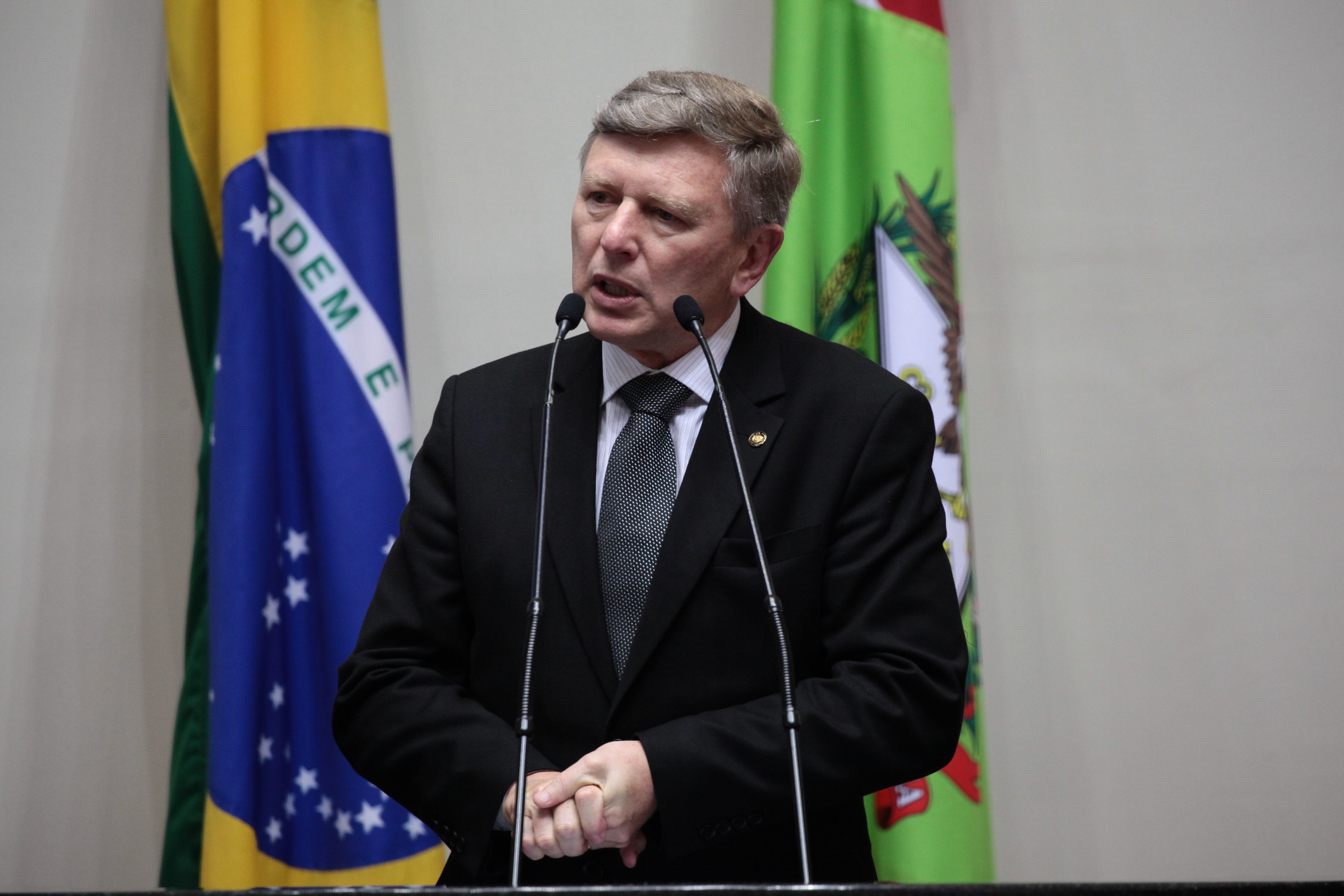Sessão Ordinária. Deputado Milton Hobus (PSD).