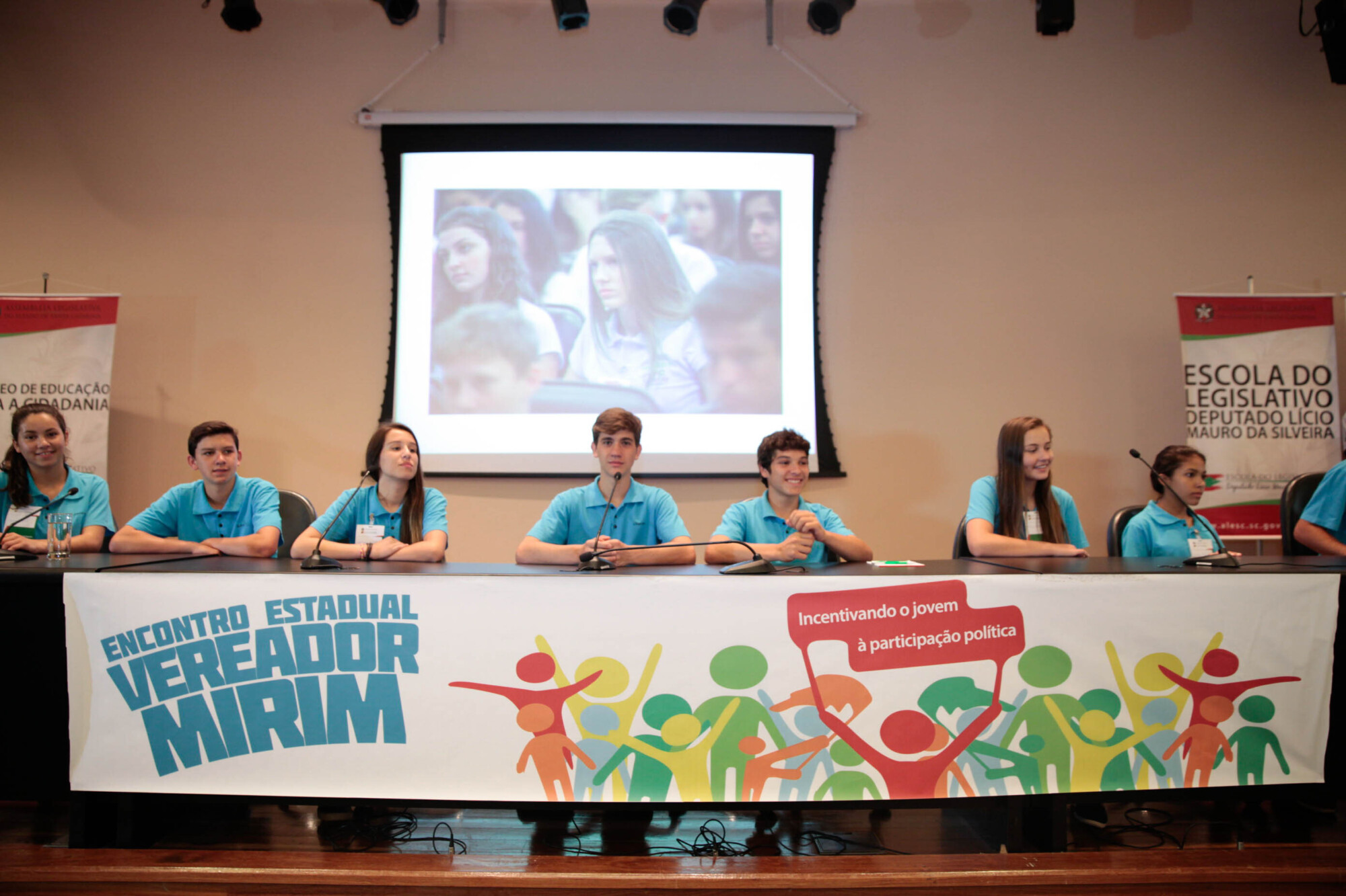 Encontro de Vereadores Mirins debate educação política para cidadania
