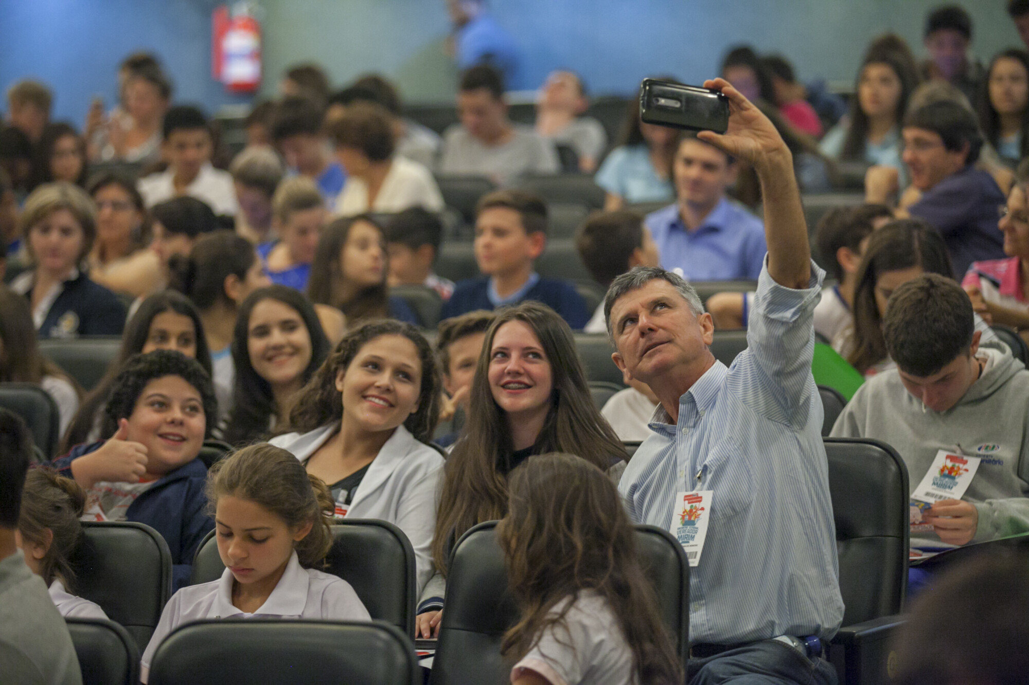 Encontro reúne mais de 400 estudantes que participam do programa vereador mirim em suas cidades