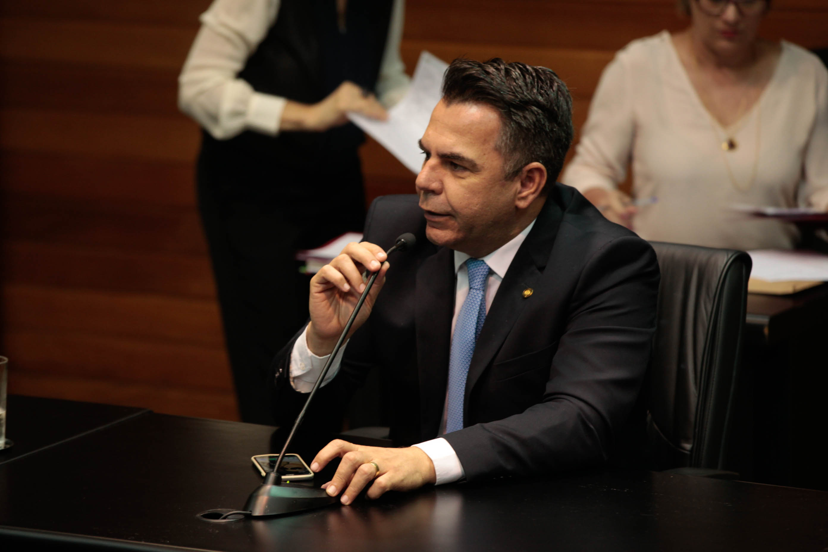 Reunião da Comissão de Economia, Ciência, Tecnologia, Minas e Energia. Deputado Luiz Fernando Vampiro (PMDB).