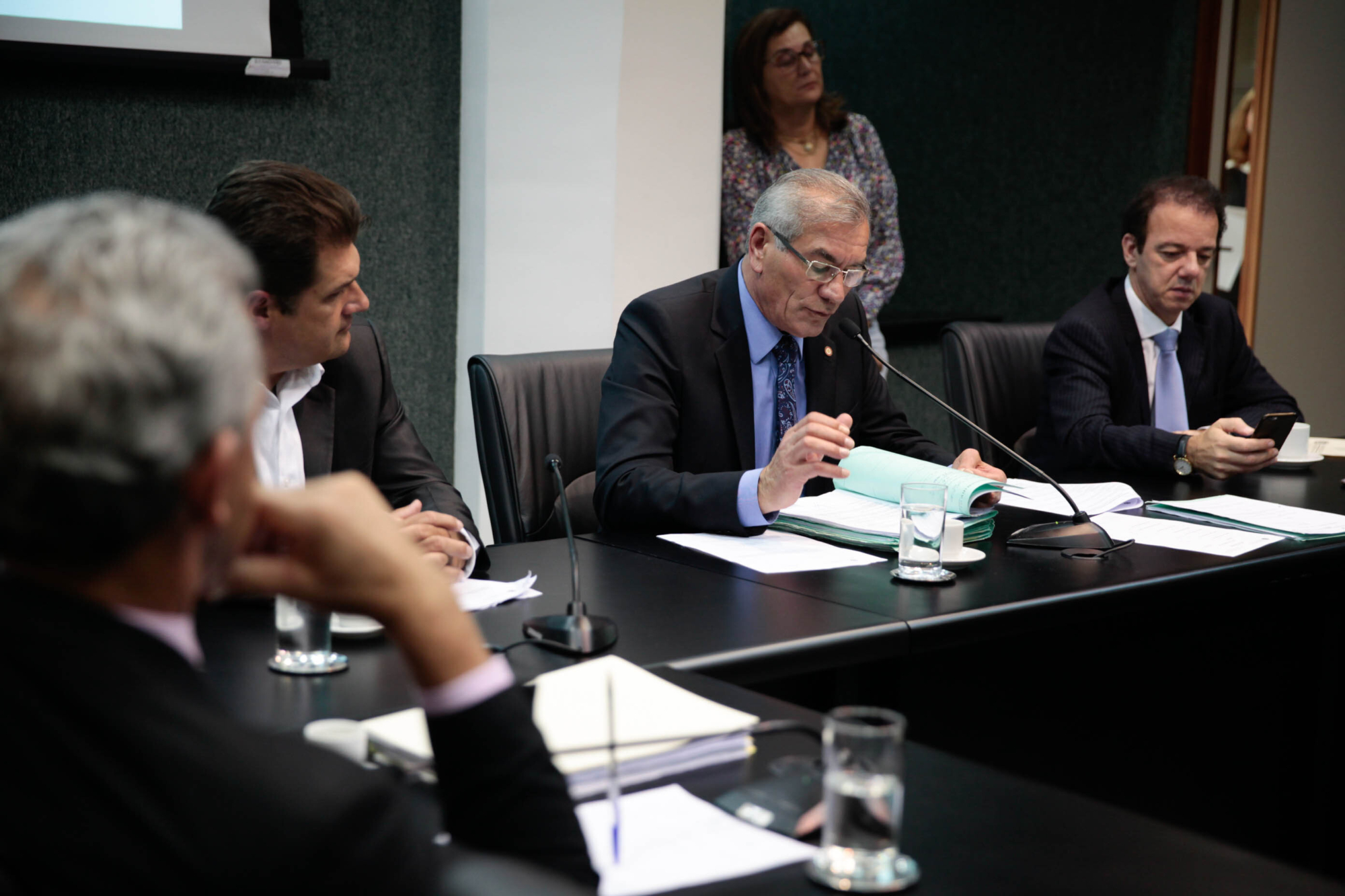 Projeto obriga postos a informarem se gasolina é formulada ou refinada
