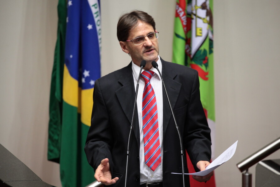 Deputado Neodi Saretta
