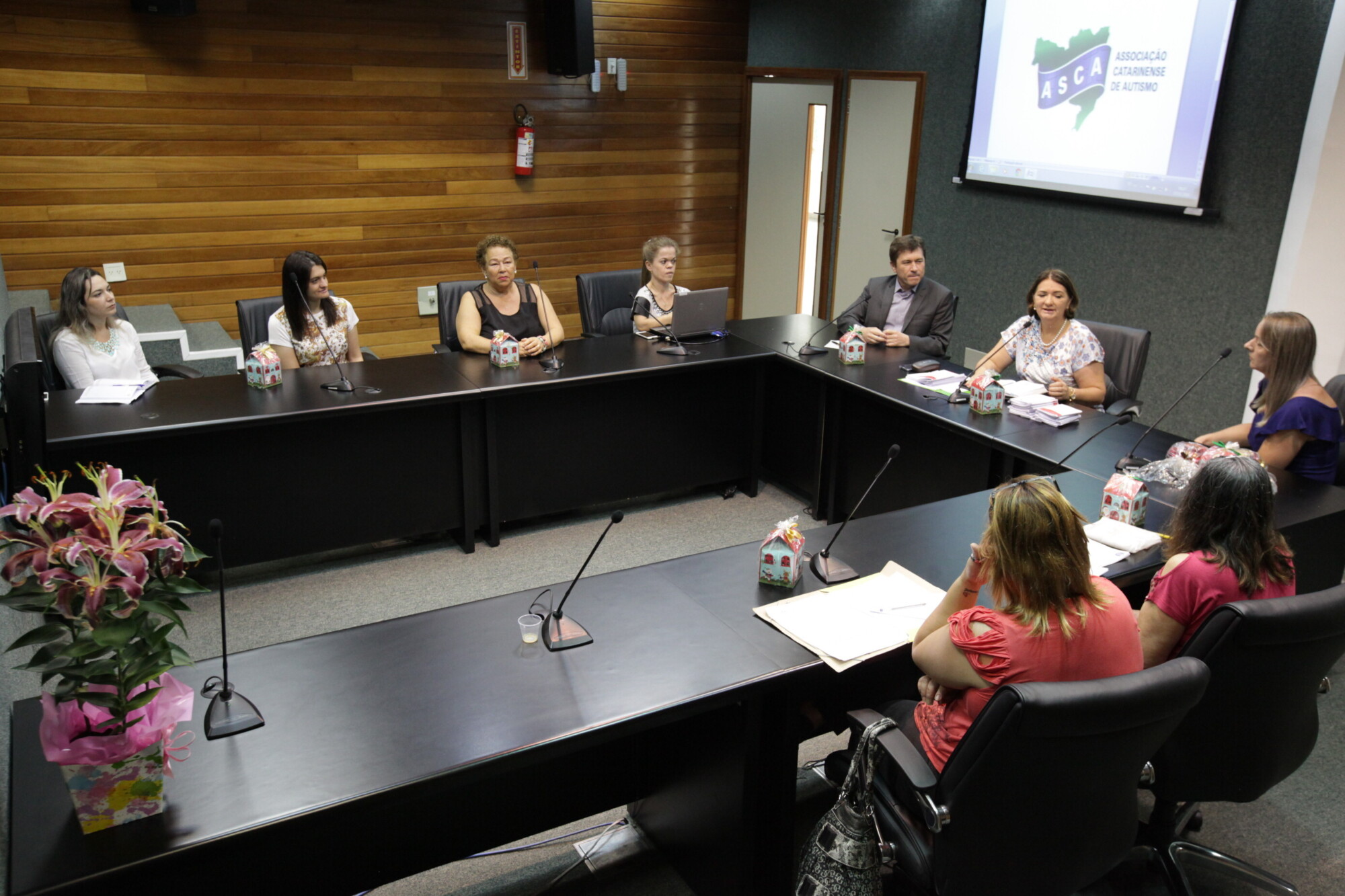 Associação Catarinense de Autismo faz planejamento para captar recursos