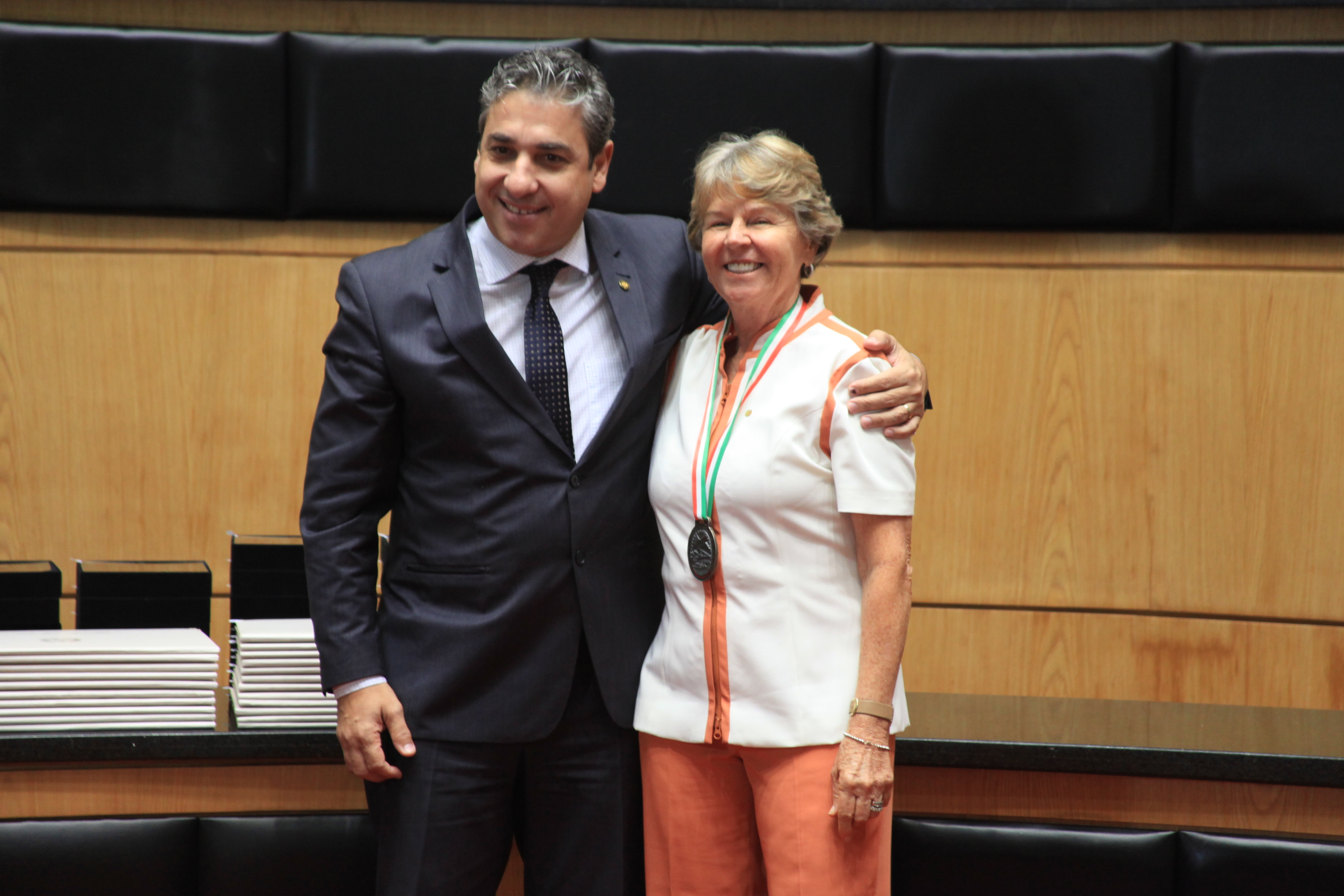 Homenageados na Solenidade de concessão da Comenda do Legislativo Catarinense.