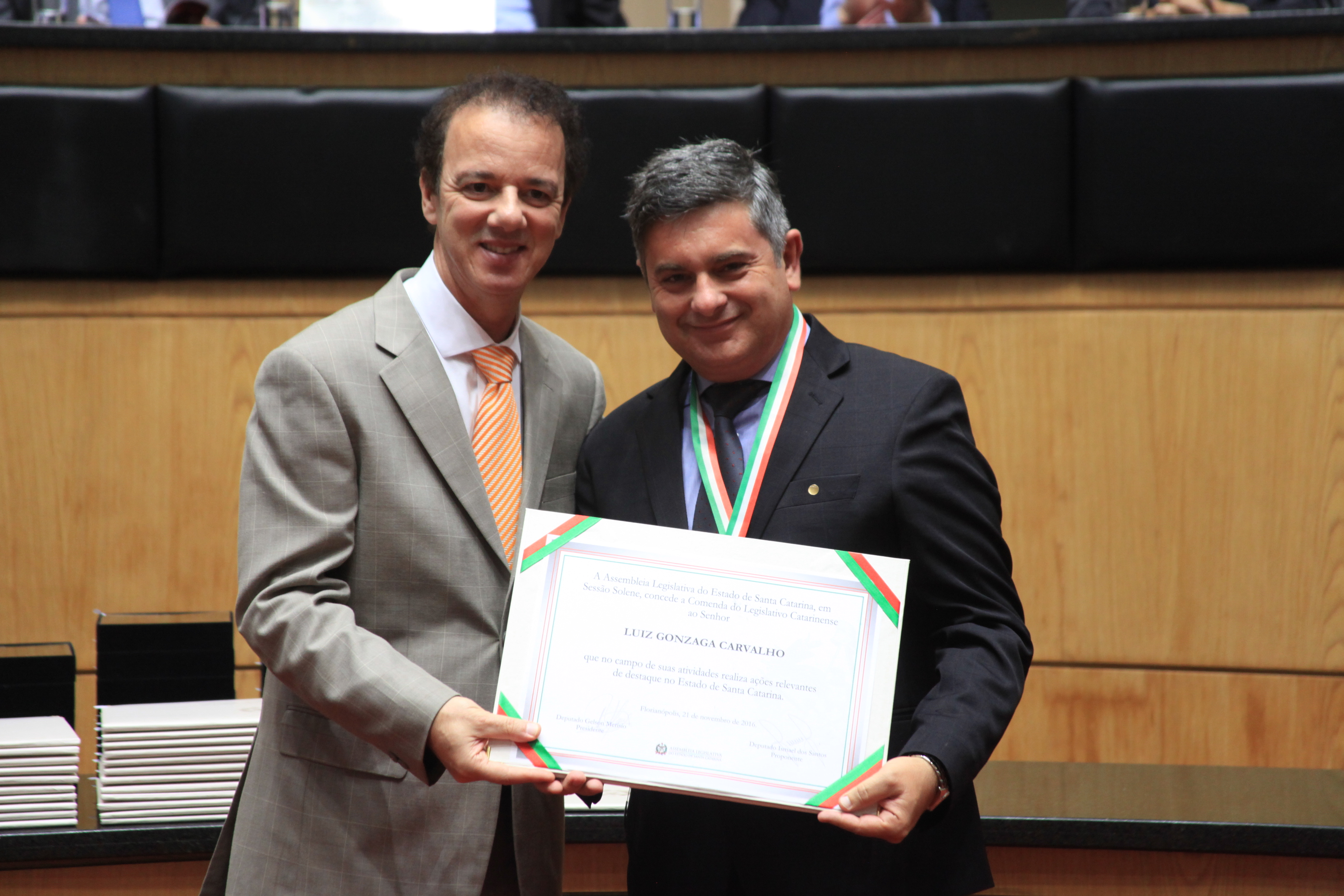 Homenageados na Solenidade de concessão da Comenda do Legislativo Catarinense.