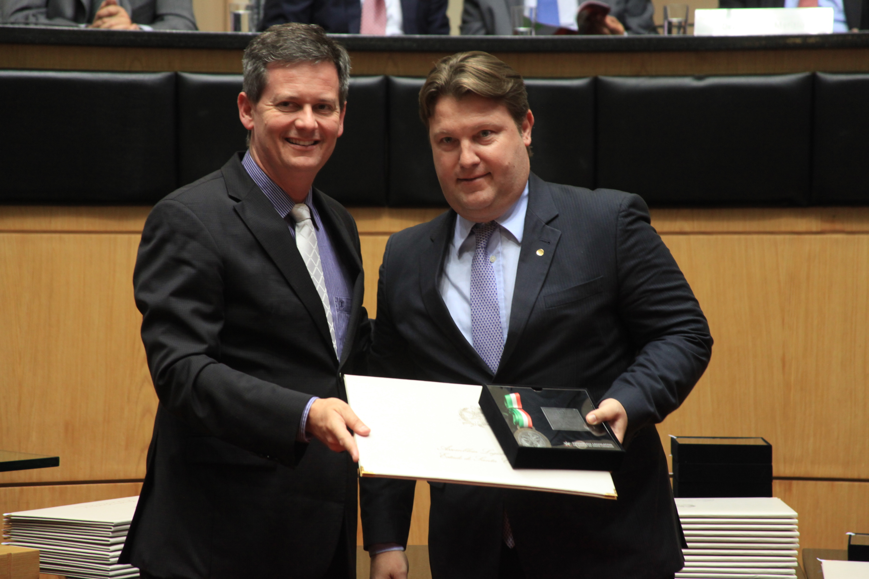 Homenageados na Solenidade de concessão da Comenda do Legislativo Catarinense.