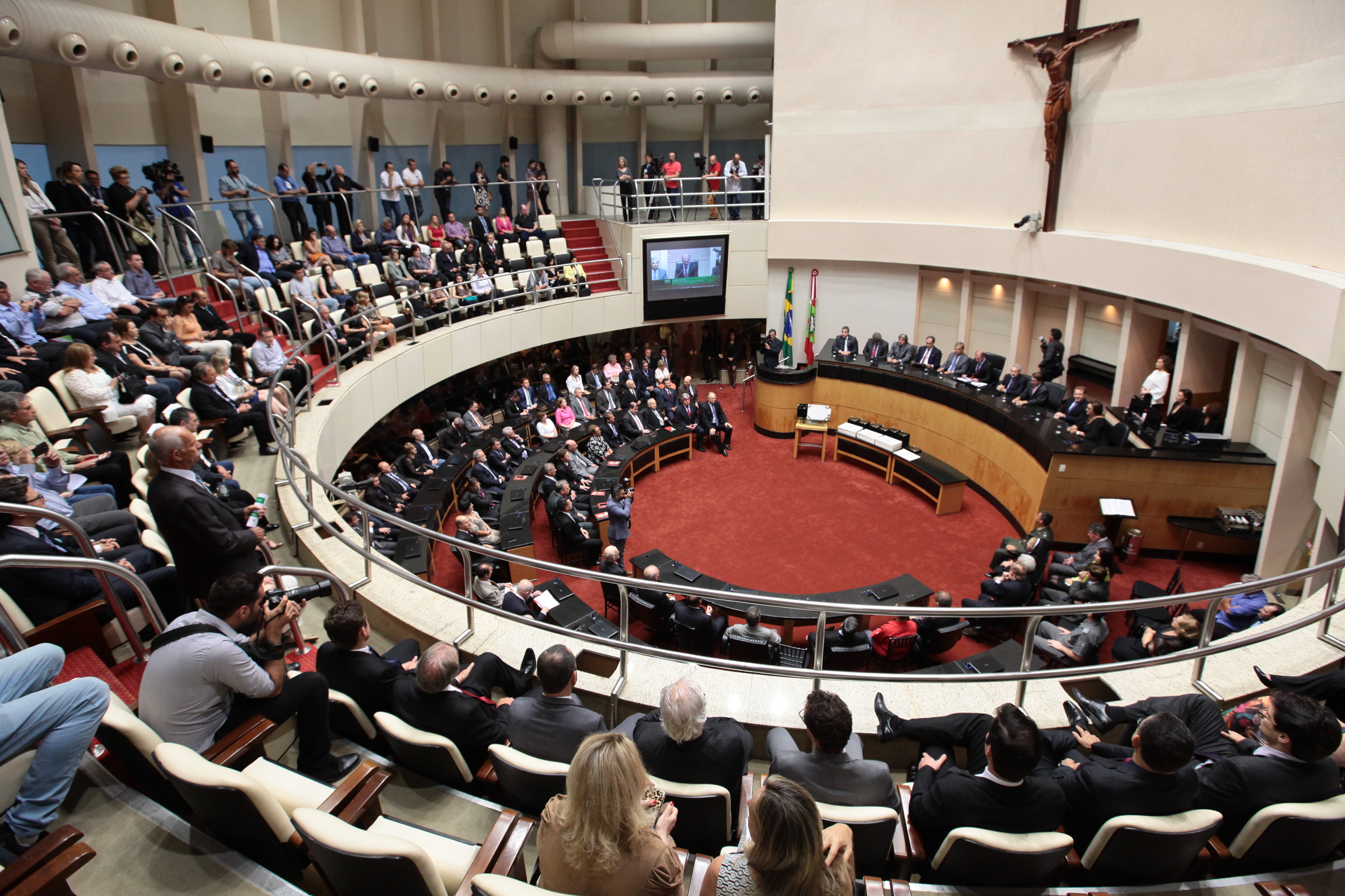 Solenidade de concessão da Comenda do Legislativo Catarinense. Foto: Miriam Zomer