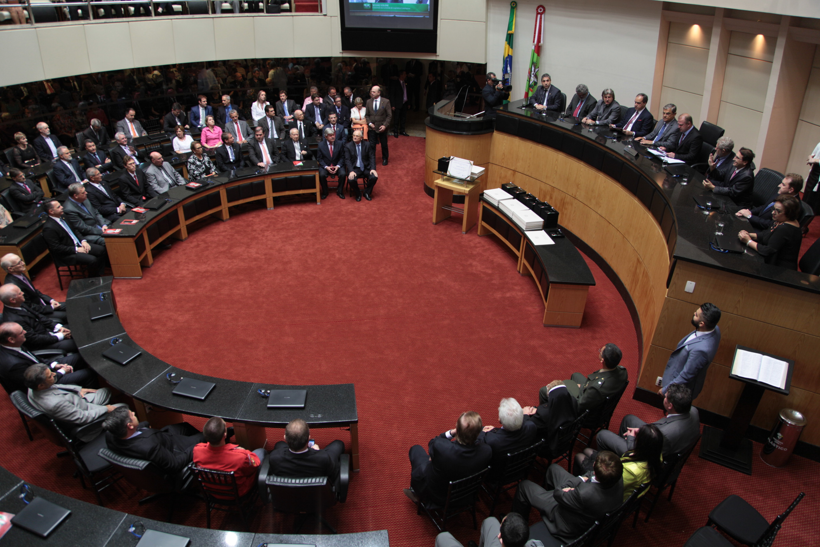 Solenidade de concessão da Comenda do Legislativo Catarinense. Foto: Solon Soares