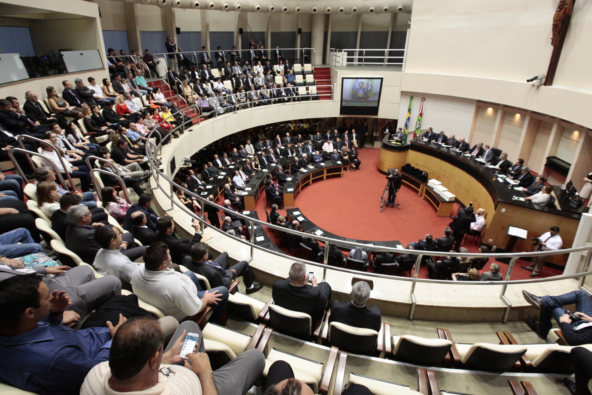 Comenda do Legislativo será entregue em sessão solene nesta segunda-feira (21)