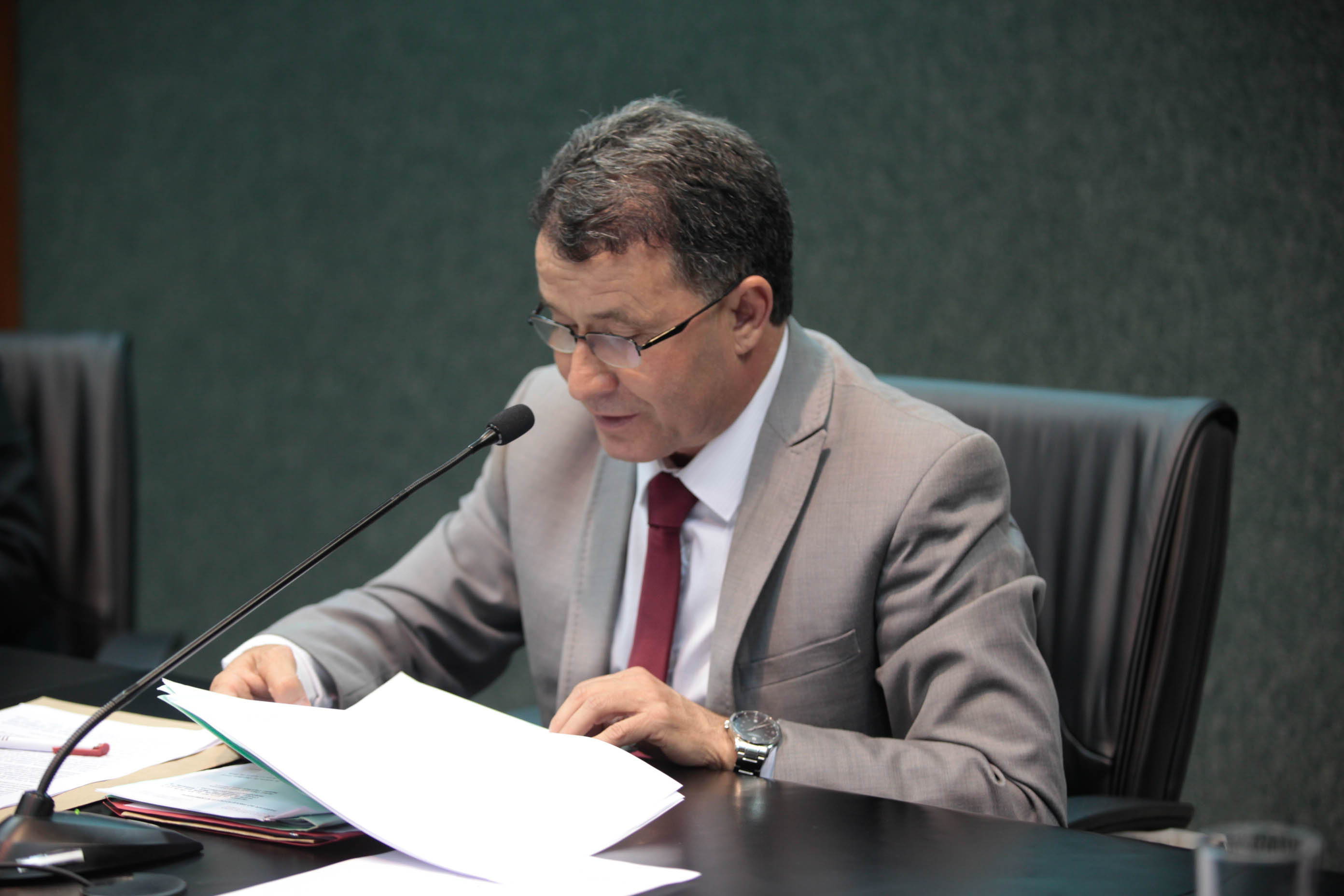 Reunião da Comissão de Economia, Ciência, Tecnologia, Minas e Energia. Deputado Darci de Matos (PSD).