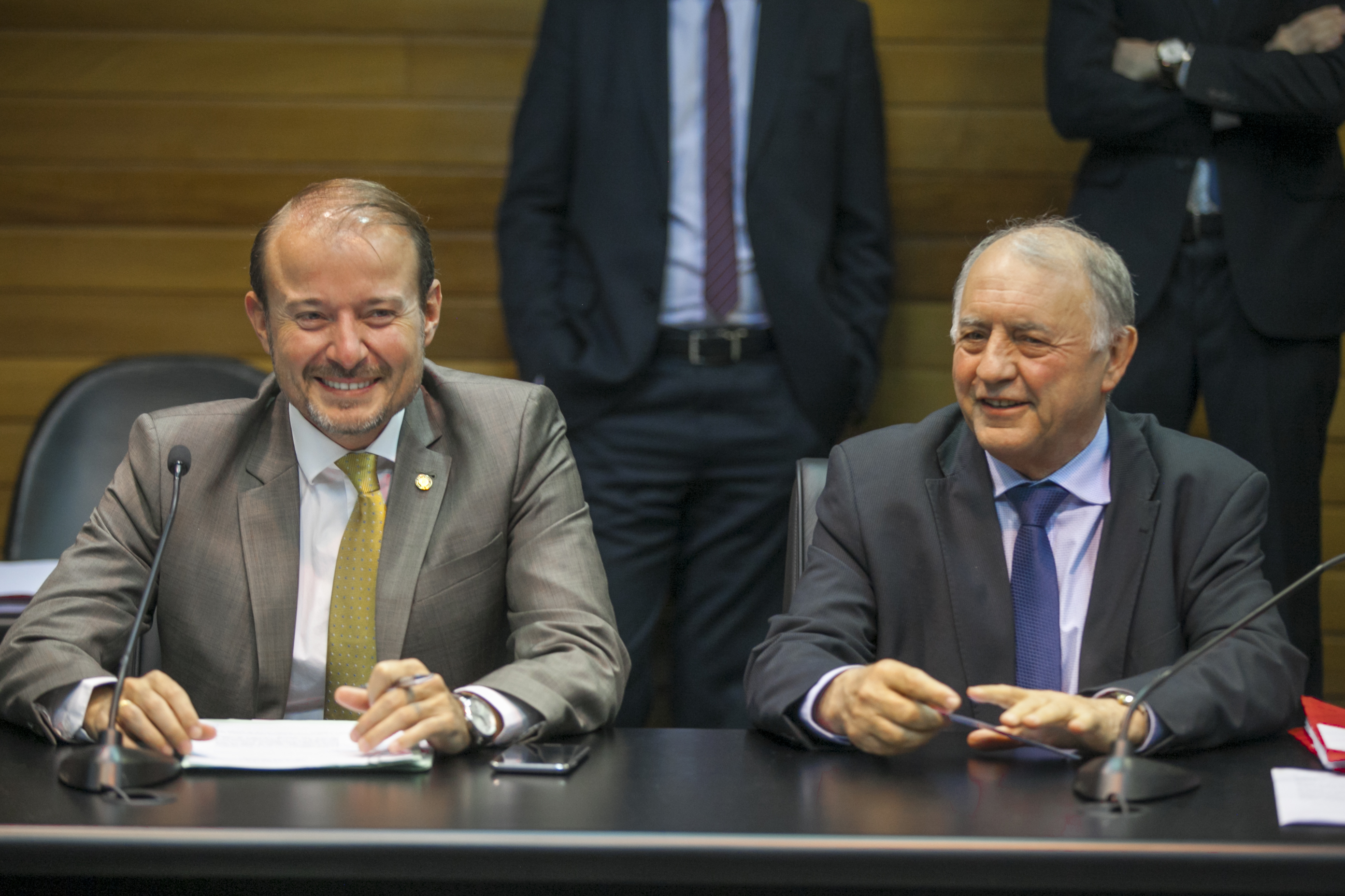Deputado Gabriel Ribeiro (PSD) e Deputado Natalino Lazare (PR) - Comissão de Educação, Cultura e Desporto