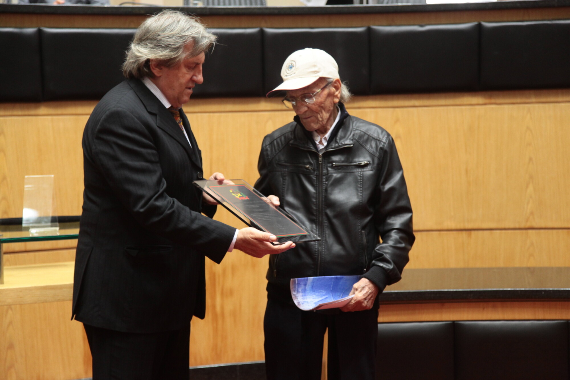 Silvio Pleticos recebe homenagem da Assembleia Legislativa