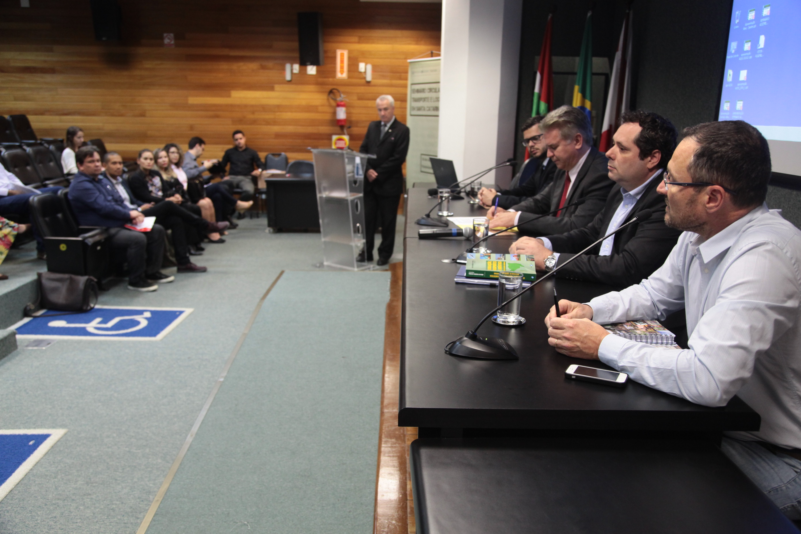 Seminário sobre Circulação, Transporte e Logística no Estado de Santa Catarina.
