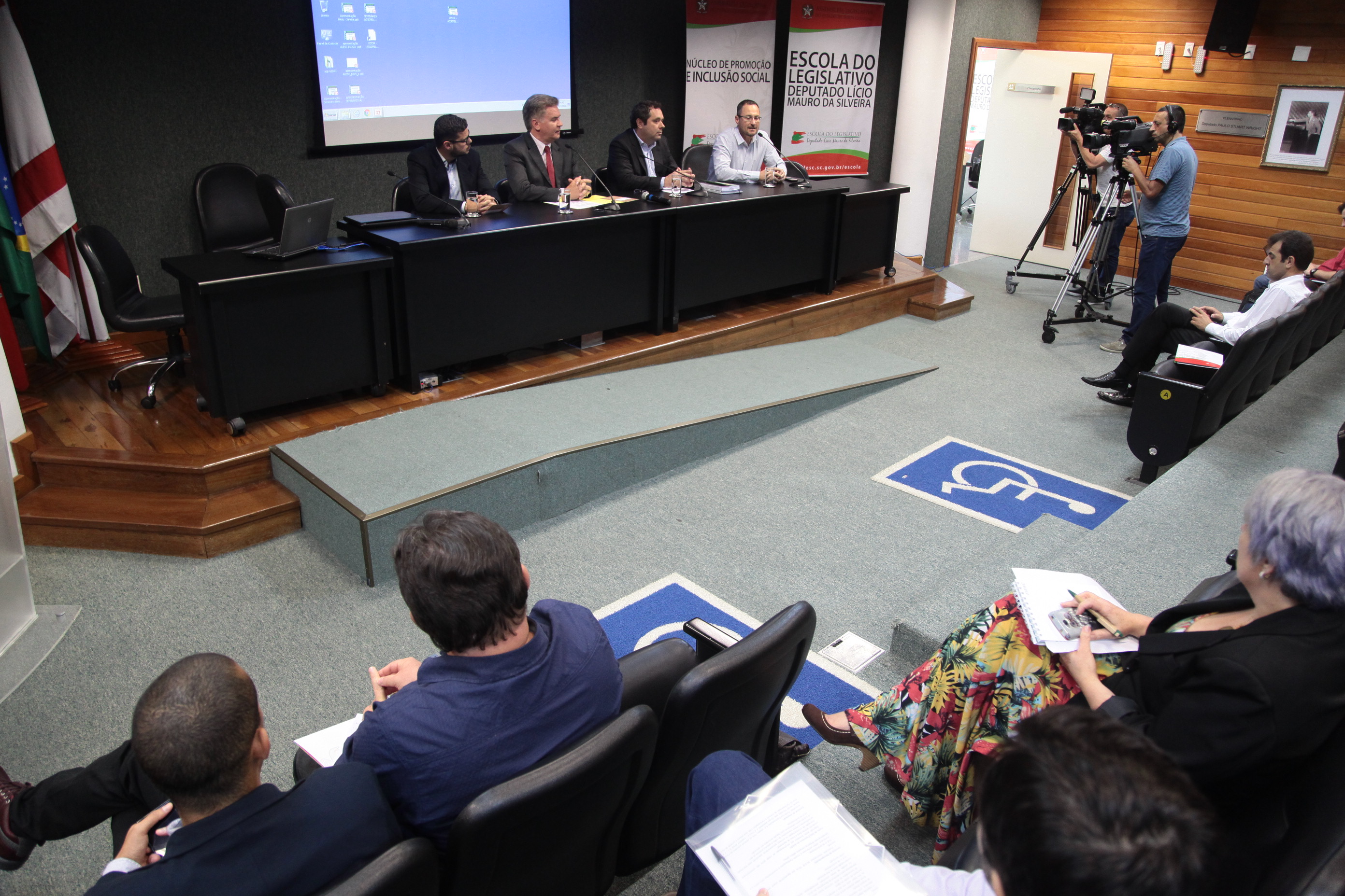 Seminário sobre Circulação, Transporte e Logística no Estado de Santa Catarina.
