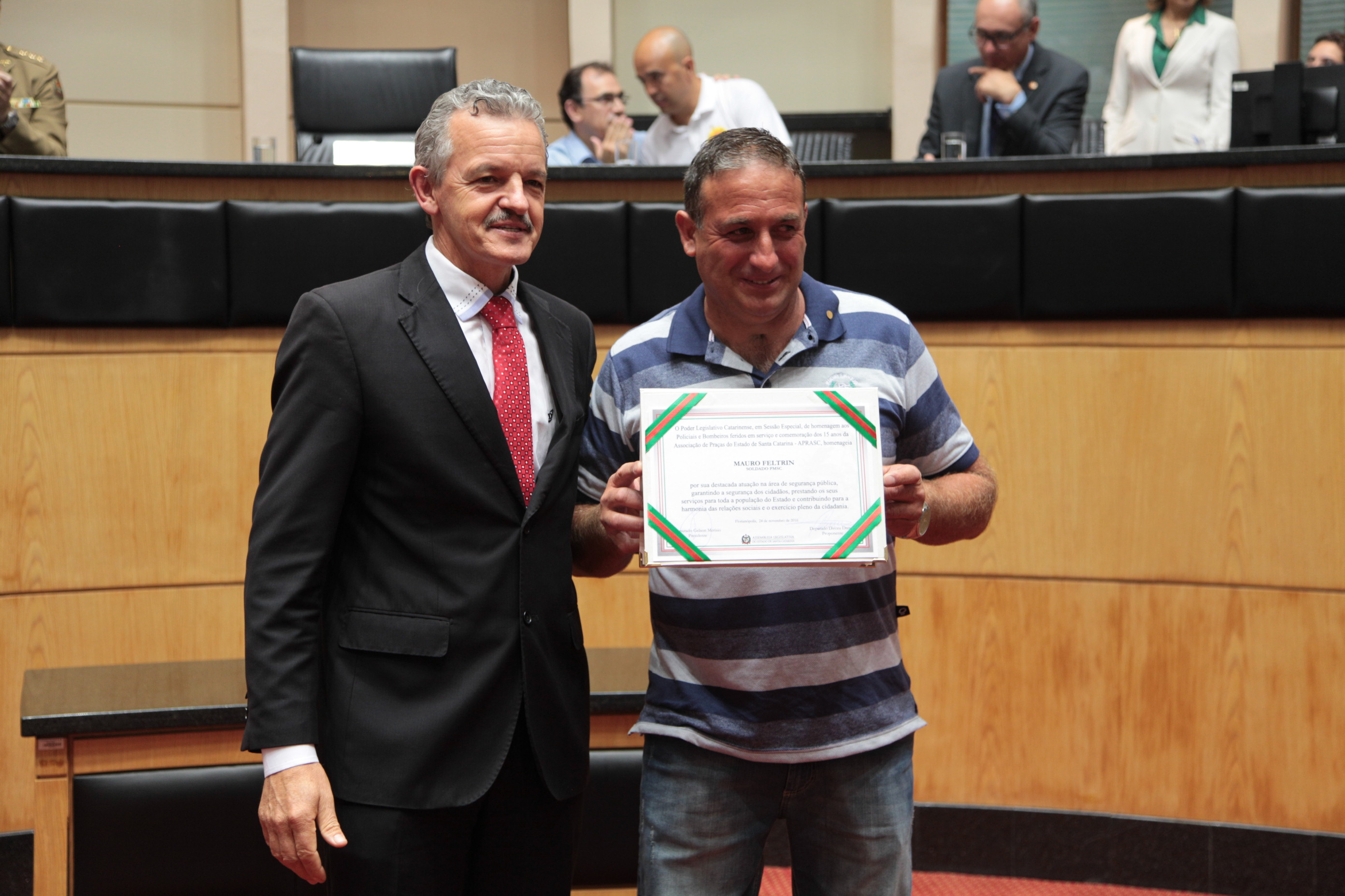 Sessão Especial - Homenagem aos Policiais e Bombeiros Feridos e 15 Anos da APRASC