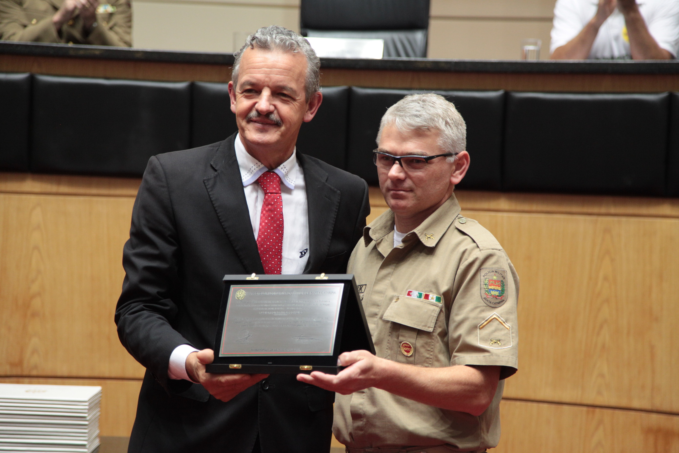 Sessão Especial - Homenagem aos Policiais e Bombeiros Feridos e 15 Anos da APRASC
