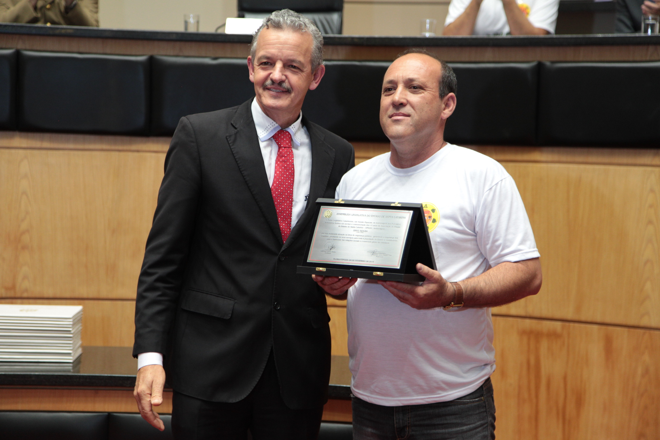 Sessão Especial - Homenagem aos Policiais e Bombeiros Feridos e 15 Anos da APRASC