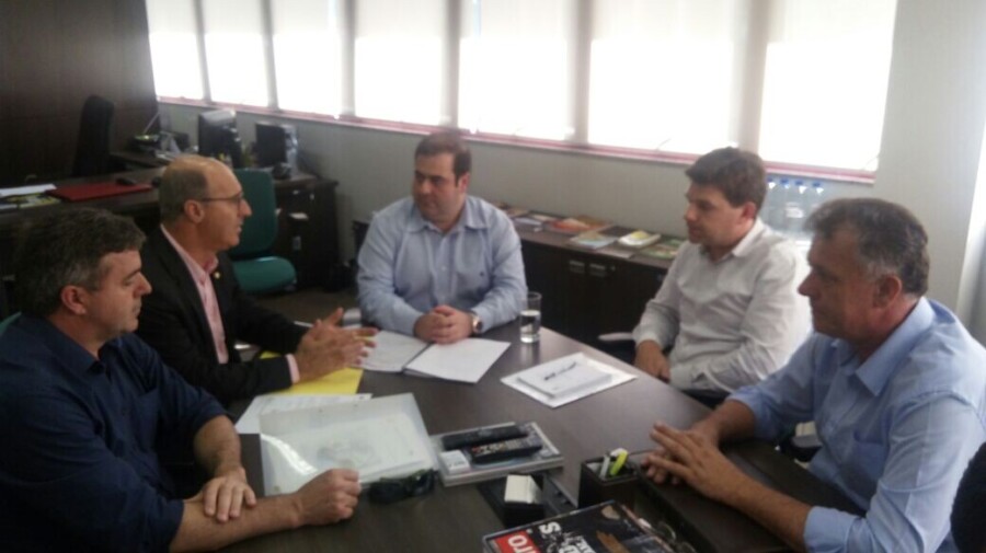 Deputado Zé Milton em reunião na Secretaria do Desenvolvimento Econômico Sustentável
