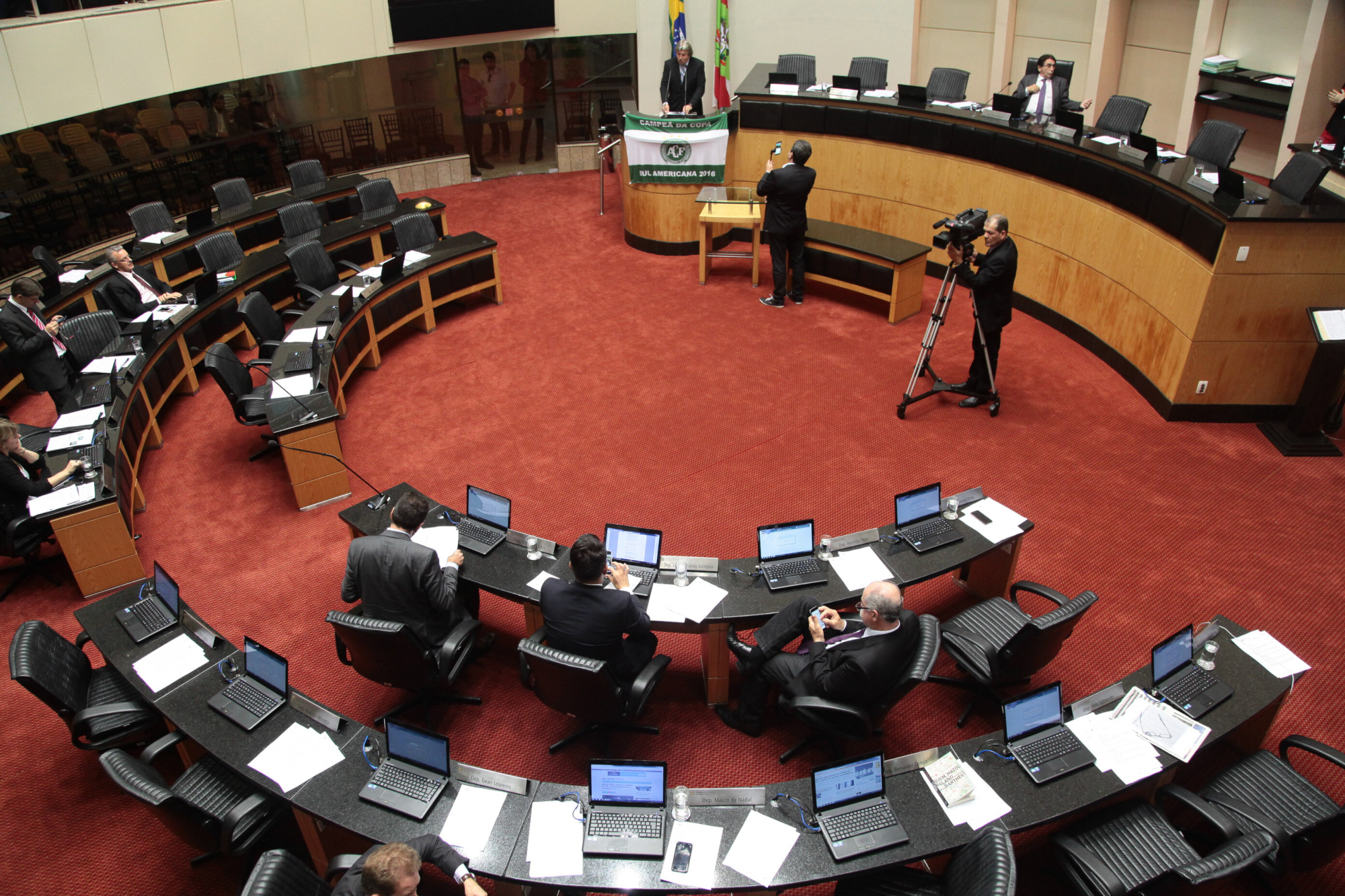 Parlamento aprova LDO para 2017