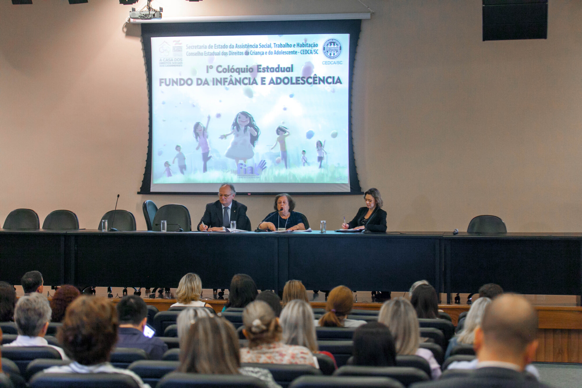 Colóquio abre semana de conscientização sobre doações ao FIA